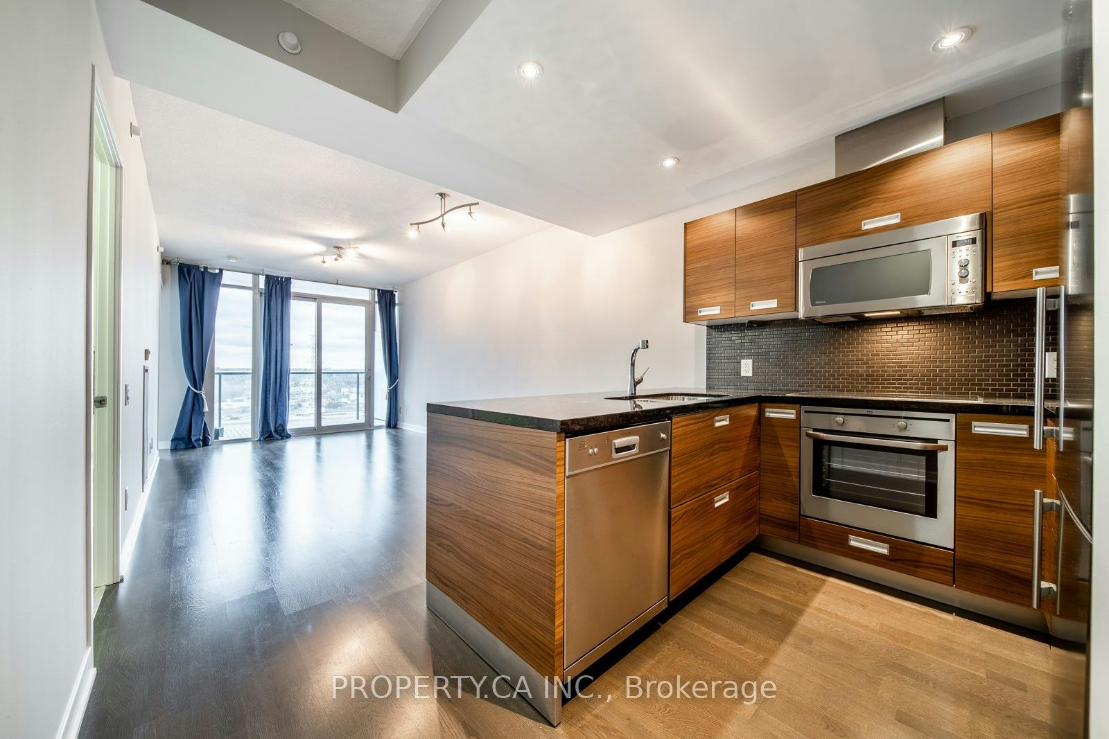 1215-88 Park Lawn Road, Toronto, ON, M8Y 0B5