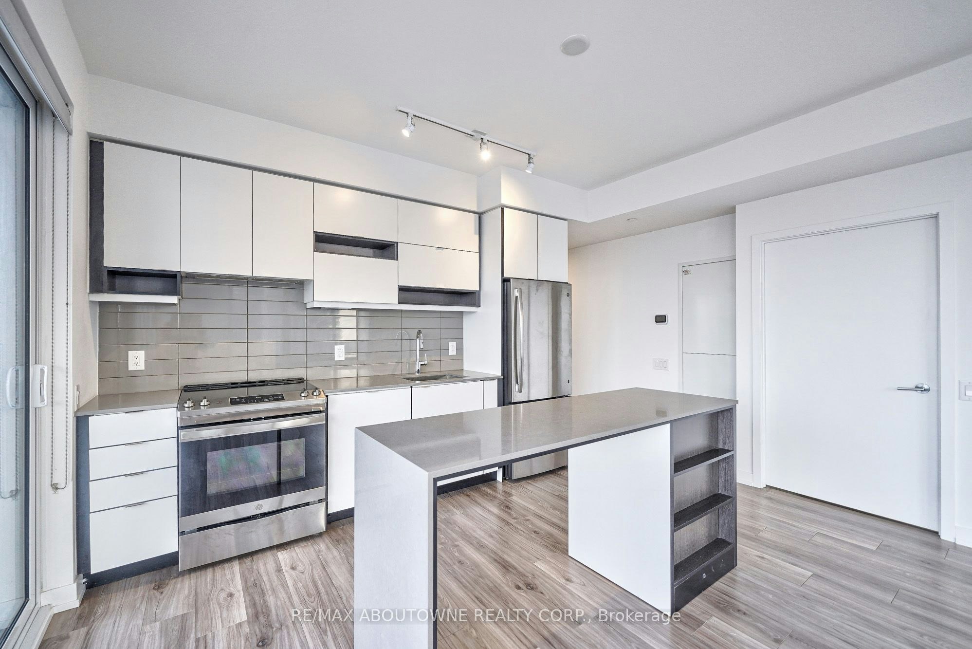 3603-4065 Confederation Parkway, Mississauga, ON, L5B 0L4 - 9