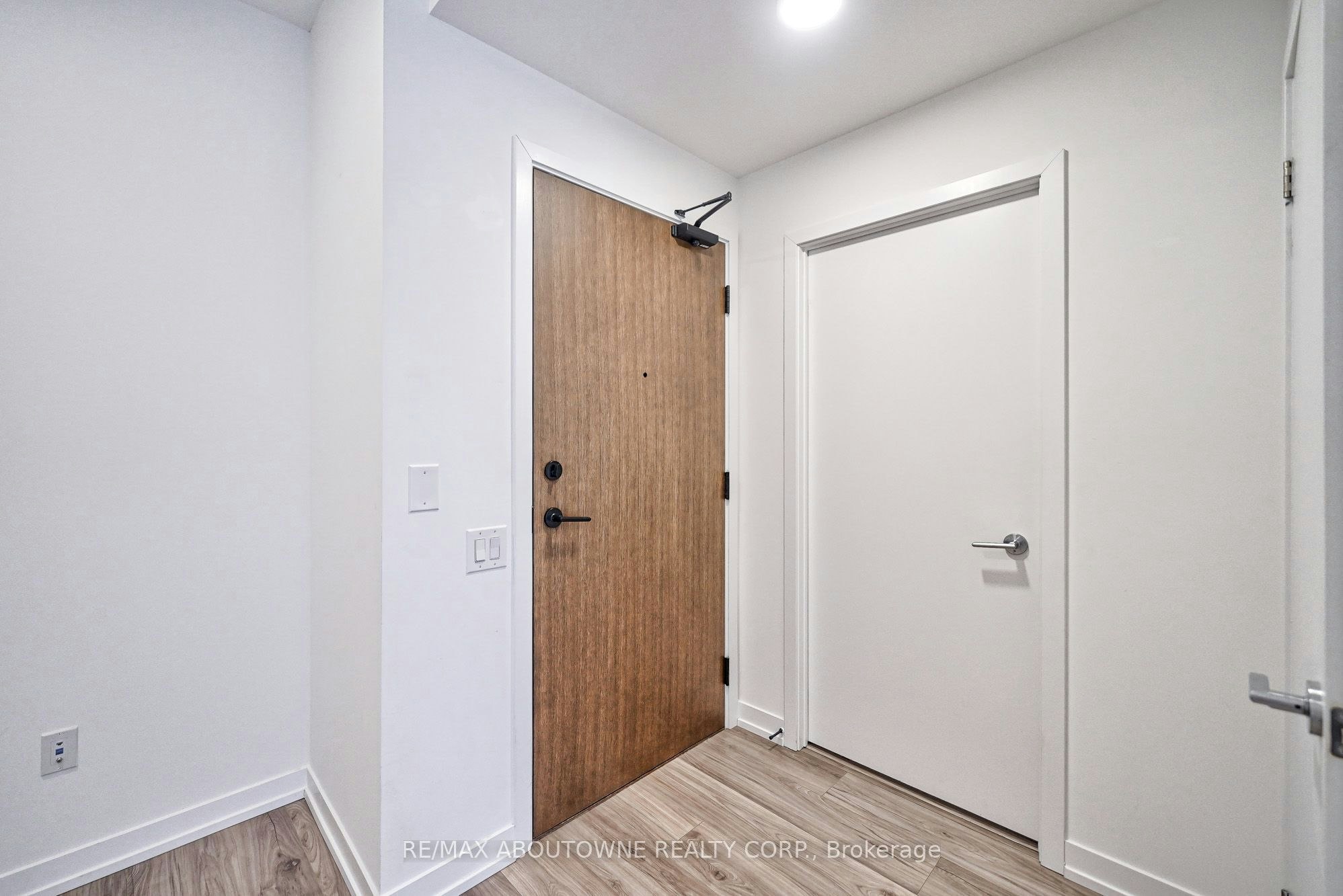 3603-4065 Confederation Parkway, Mississauga, ON, L5B 0L4 - 3