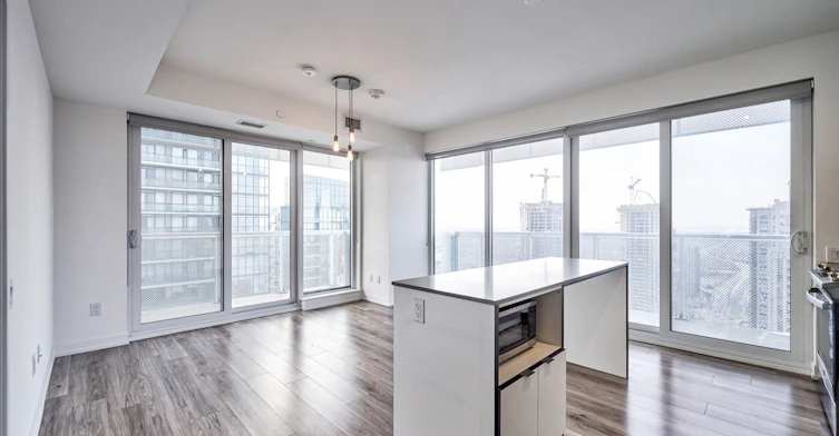 3603-4065 Confederation Parkway, Mississauga, ON, L5B 0L4 - 4