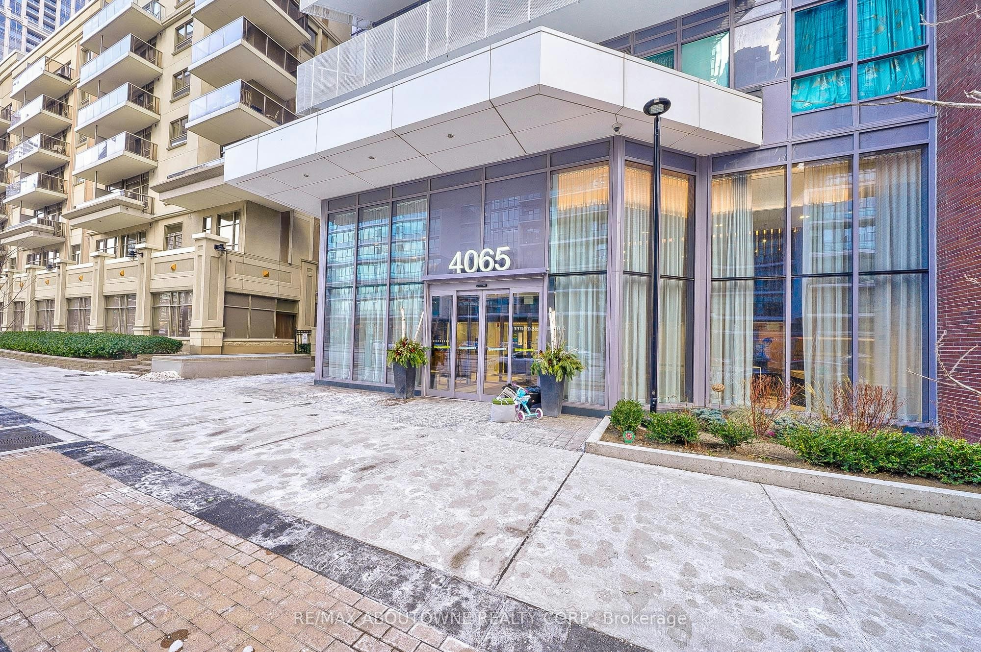 3603-4065 Confederation Parkway, Mississauga, ON, L5B 0L4 - 2