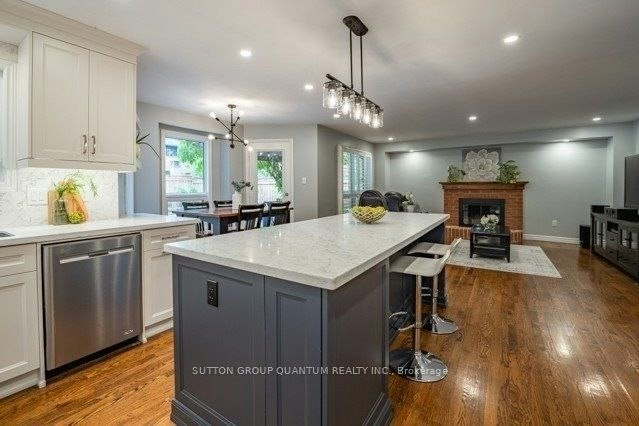 1117 Valleybrook Drive, Oakville, ON, L6H 4N1 - 3