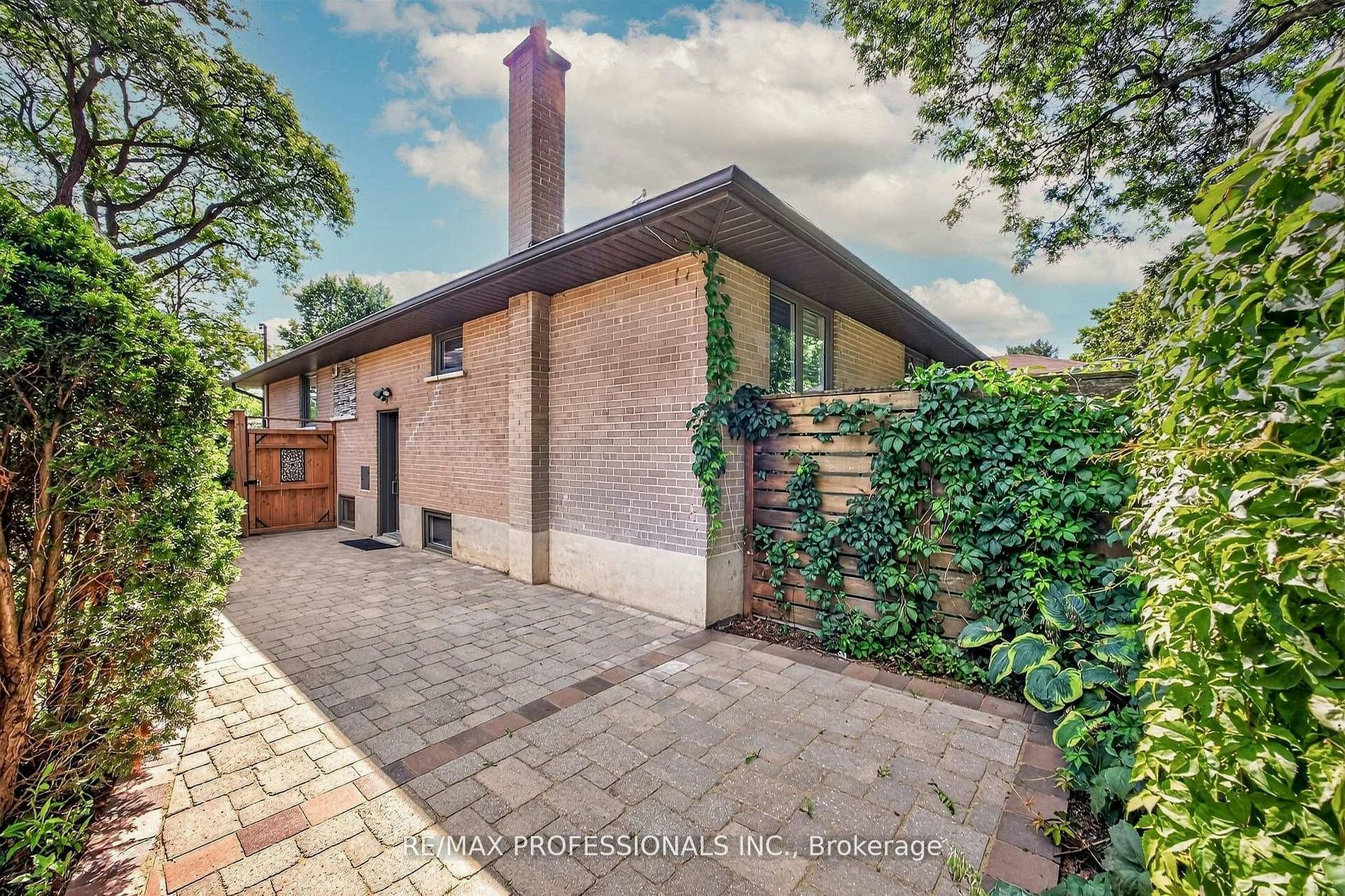 57 Merrygale Crescent, Toronto, ON, M9B 5N9 - 38