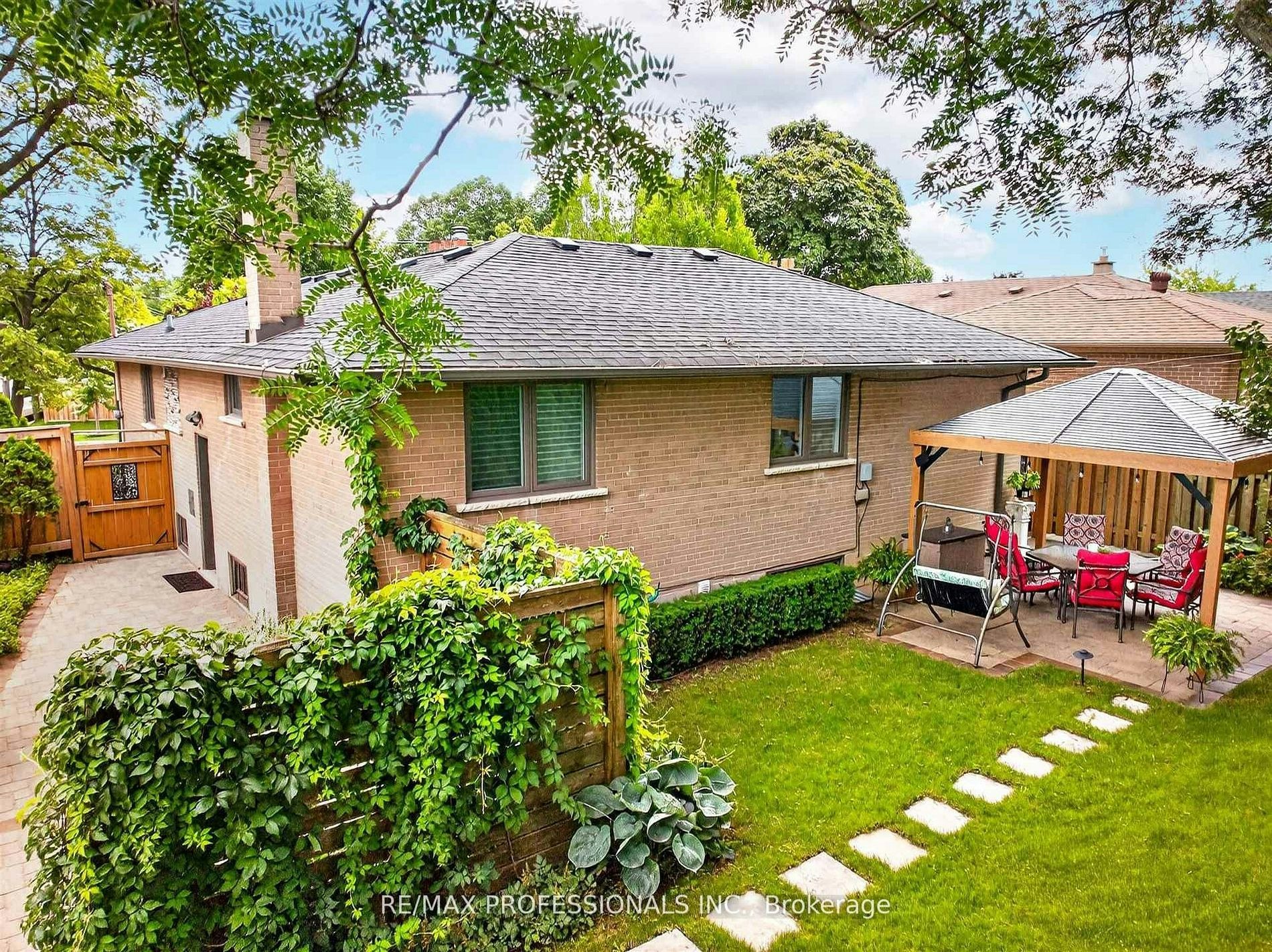 57 Merrygale Crescent, Toronto, ON, M9B 5N9 - 36
