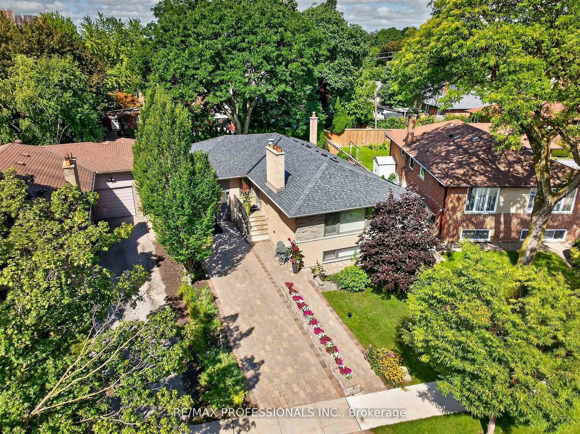 57 Merrygale Crescent, Toronto, ON, M9B 5N9 - 3