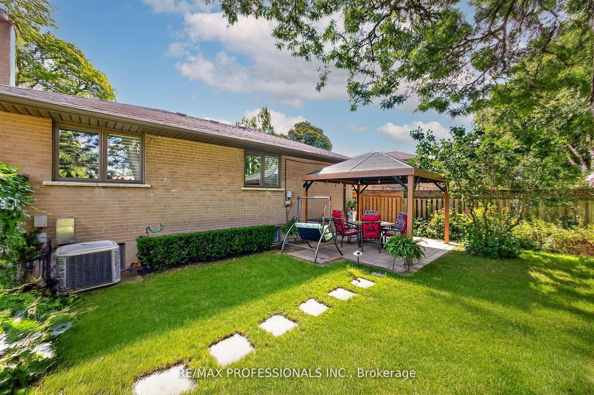 57 Merrygale Crescent, Toronto, ON, M9B 5N9 - 43