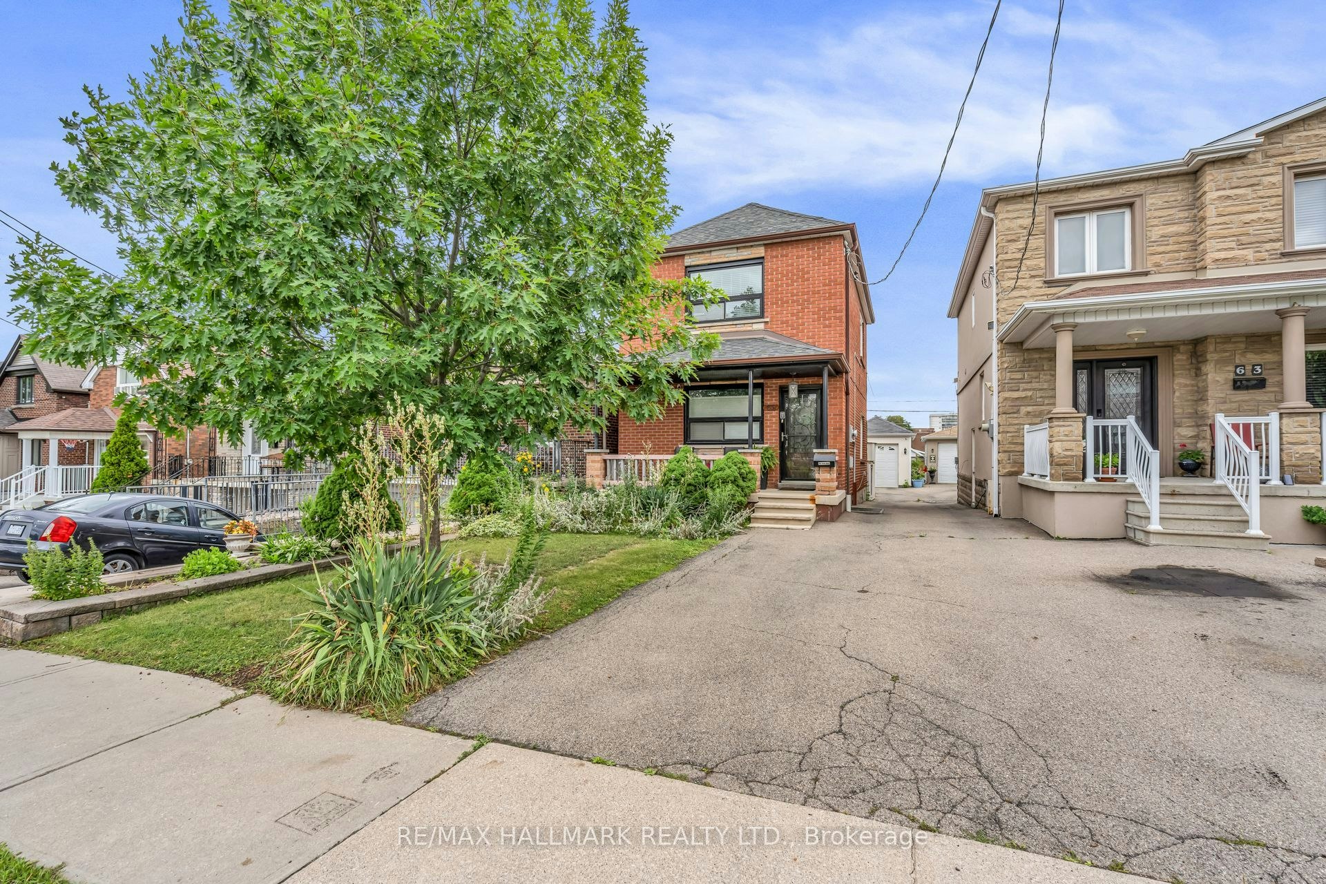 65 Kirknewton Road, Toronto, ON, M6E 3X9