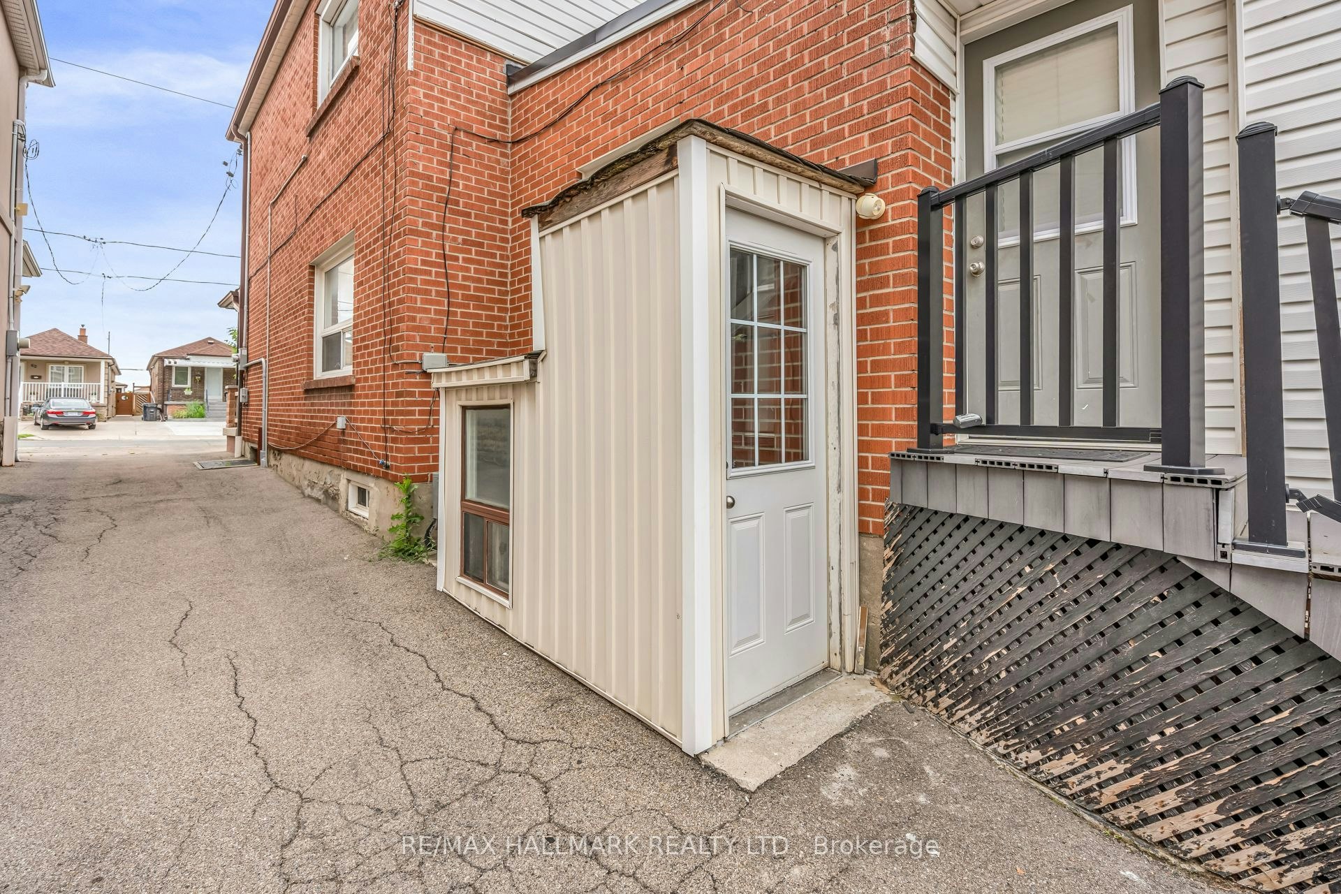 65 Kirknewton Road, Toronto, ON, M6E 3X9 - 3