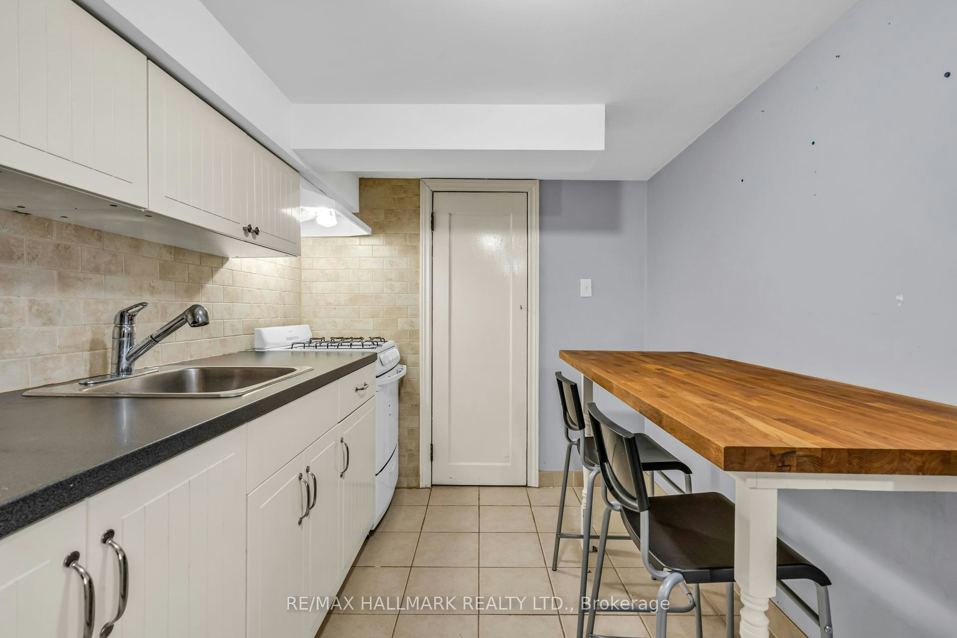 65 Kirknewton Road, Toronto, ON, M6E 3X9 - 16