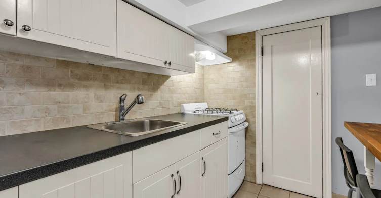 65 Kirknewton Road, Toronto, ON, M6E 3X9 - 17