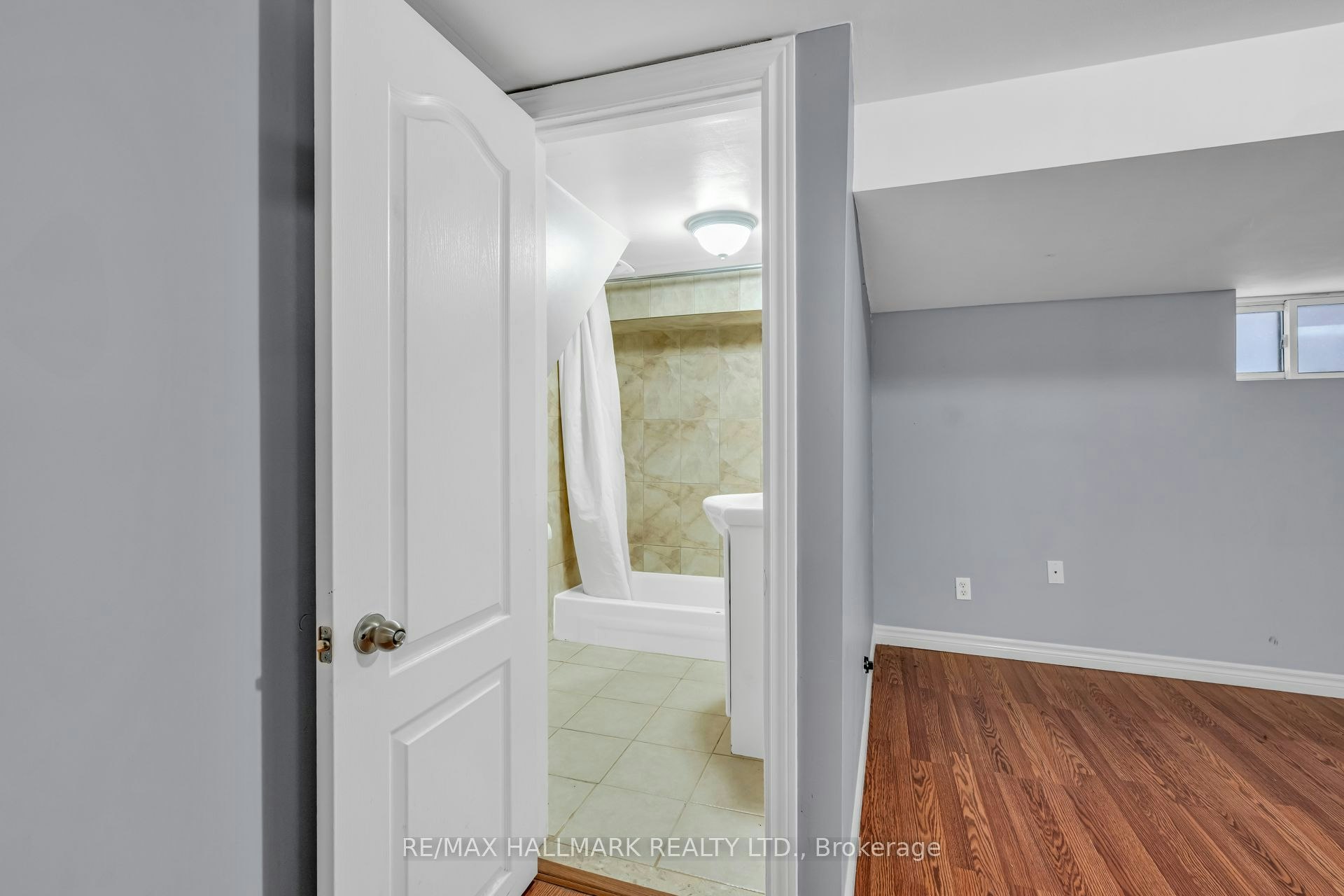 65 Kirknewton Road, Toronto, ON, M6E 3X9 - 30