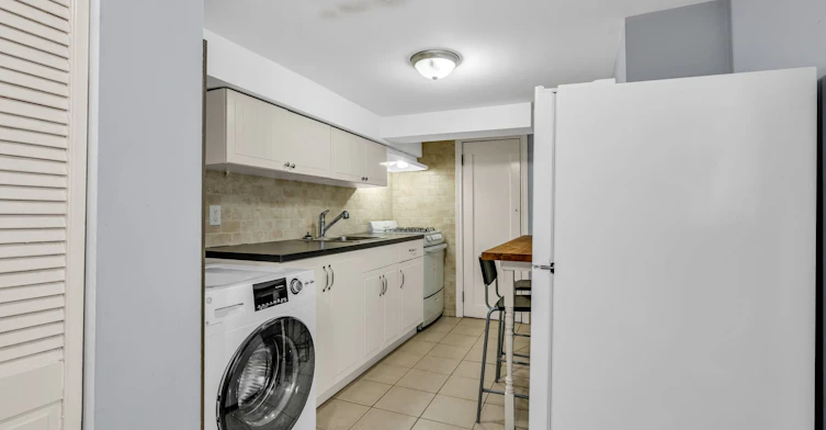 65 Kirknewton Road, Toronto, ON, M6E 3X9 - 14