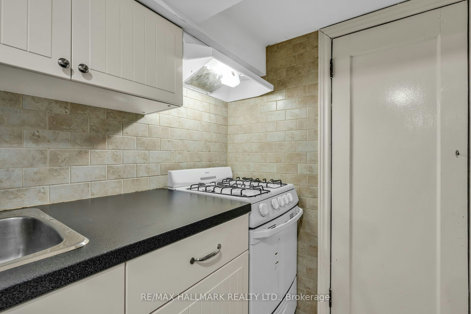 65 Kirknewton Road, Toronto, ON, M6E 3X9 - 19