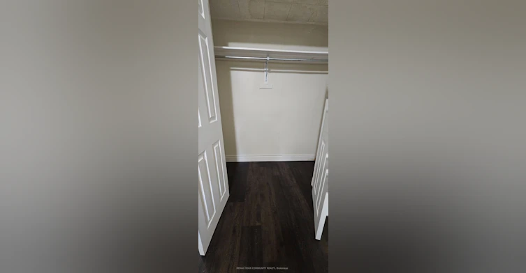 51 Davelayne Road, Toronto, ON, M9M 2A6 - 5
