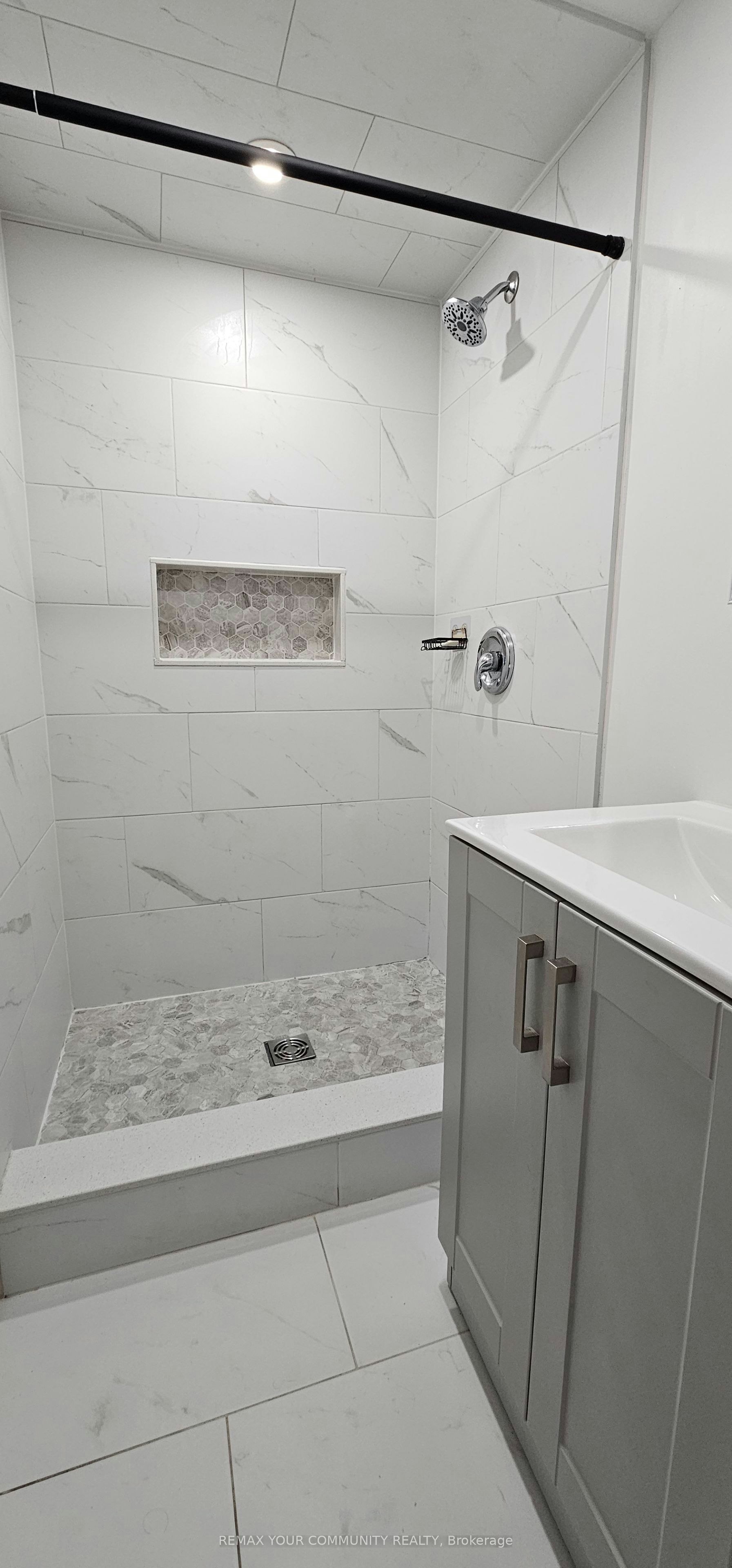51 Davelayne Road, Toronto, ON, M9M 2A6 - 9