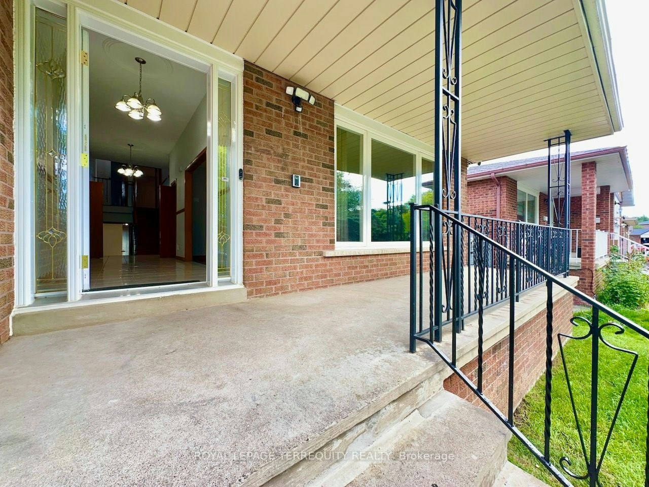 Upper Level-13 Milford Crescent, Brampton, ON, L6S 3E3 - 4