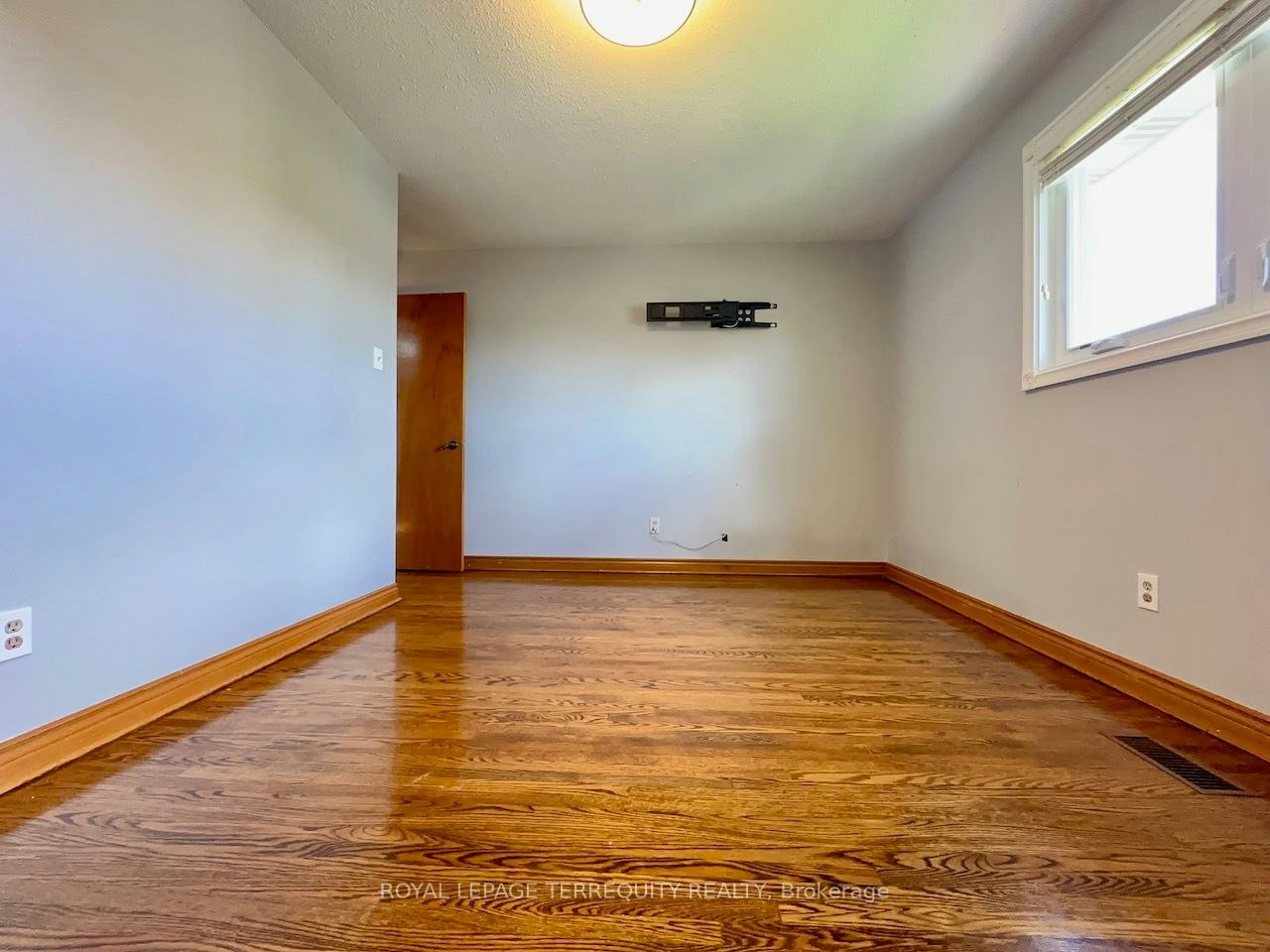 Upper Level-13 Milford Crescent, Brampton, ON, L6S 3E3 - 17