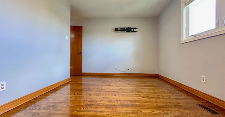 Upper Level-13 Milford Crescent, Brampton, ON, L6S 3E3 - 17
