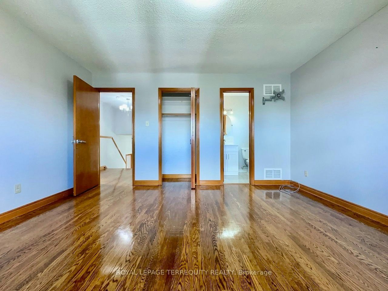 Upper Level-13 Milford Crescent, Brampton, ON, L6S 3E3 - 14