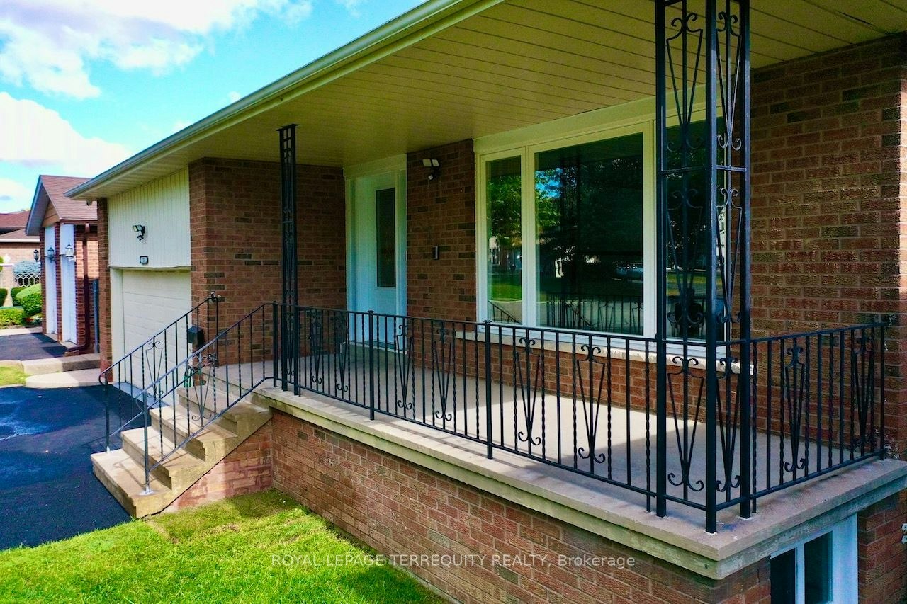 Upper Level-13 Milford Crescent, Brampton, ON, L6S 3E3 - 3
