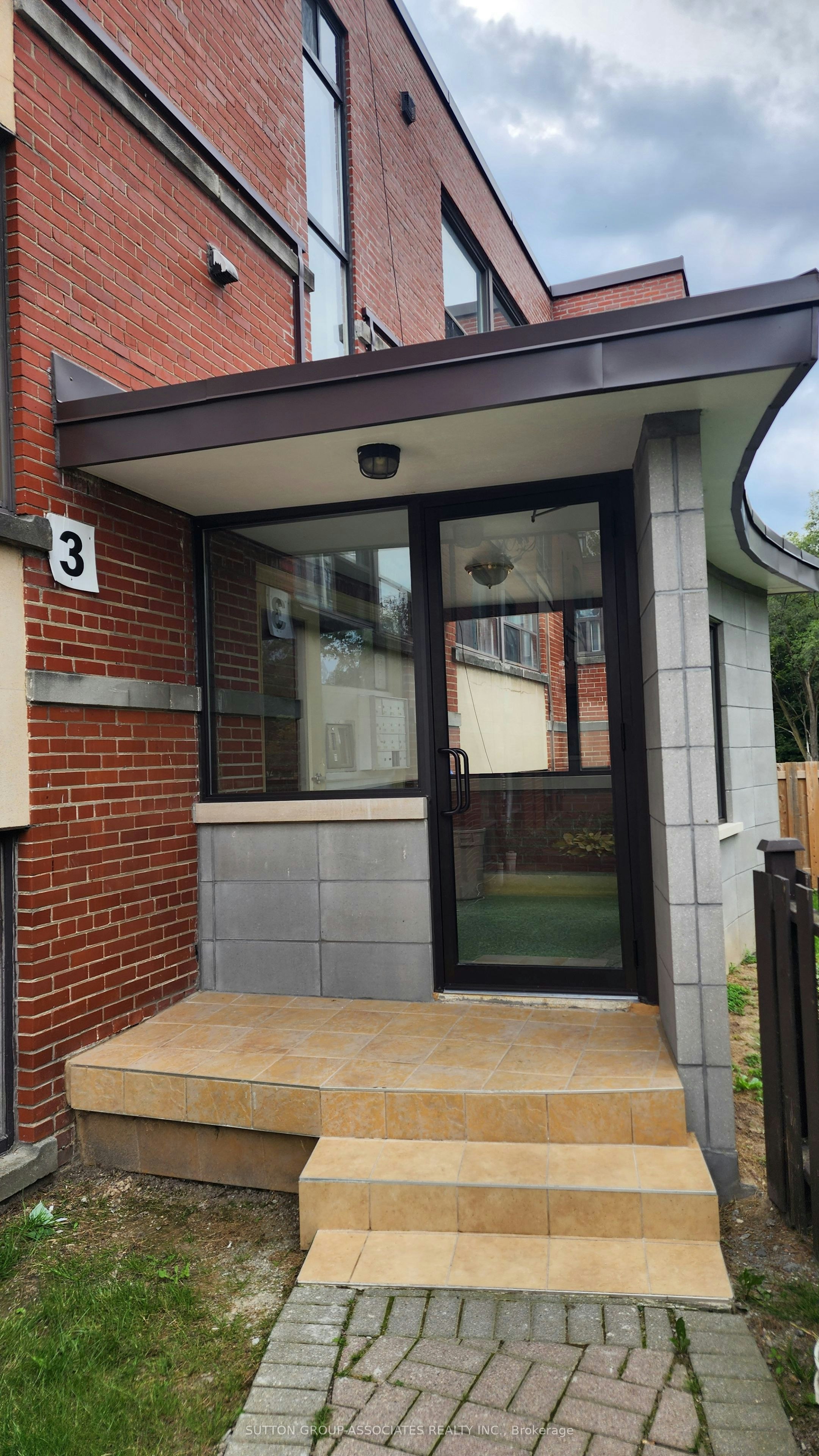 102-3 Greenbrook Drive, Toronto, ON, M6M 2J8