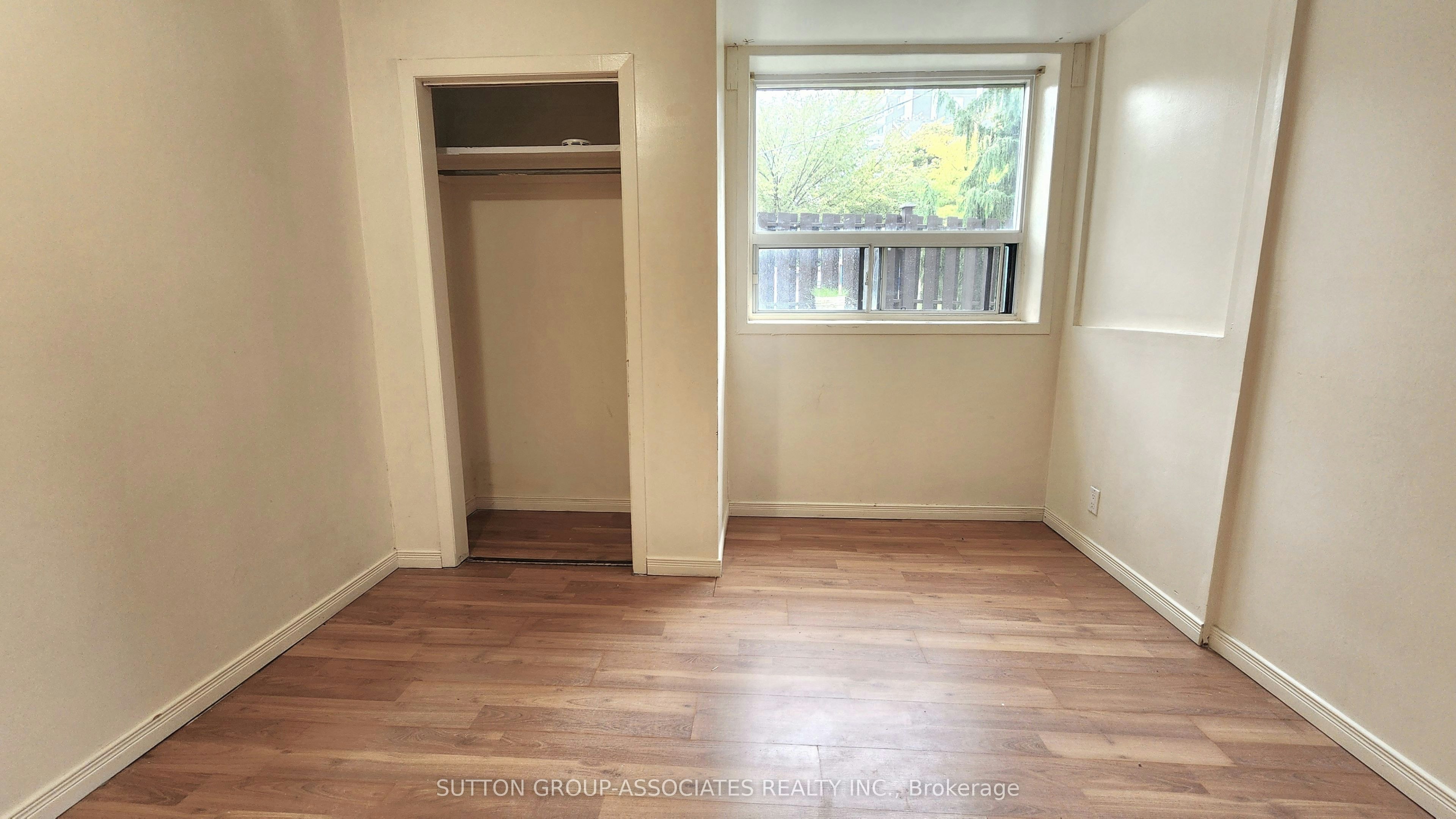 102-3 Greenbrook Drive, Toronto, ON, M6M 2J8 - 16