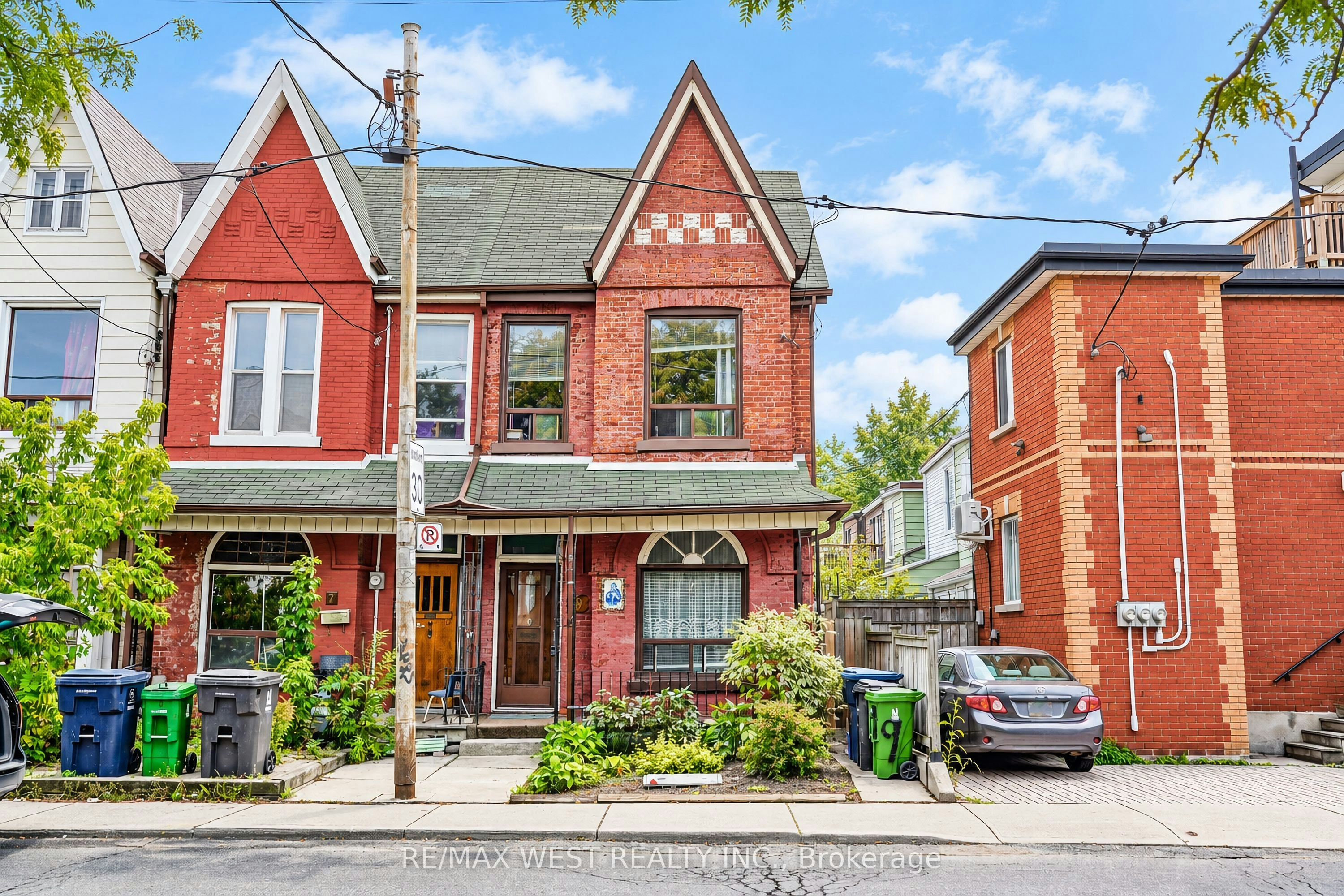 9 Northumberland Street, Toronto, ON, M6H 1P8