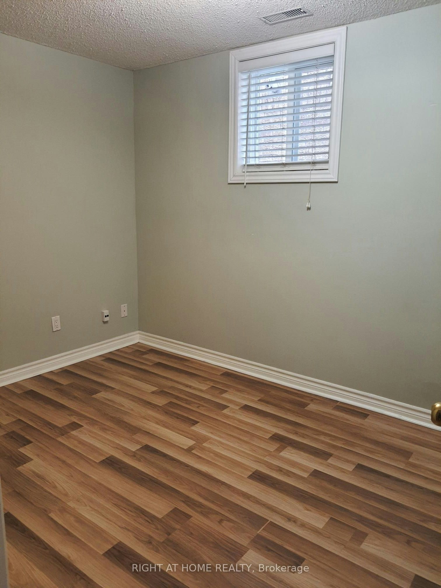 5260 Floral Hill Basement Crescent, Mississauga, ON, L5V 1V4 - 11