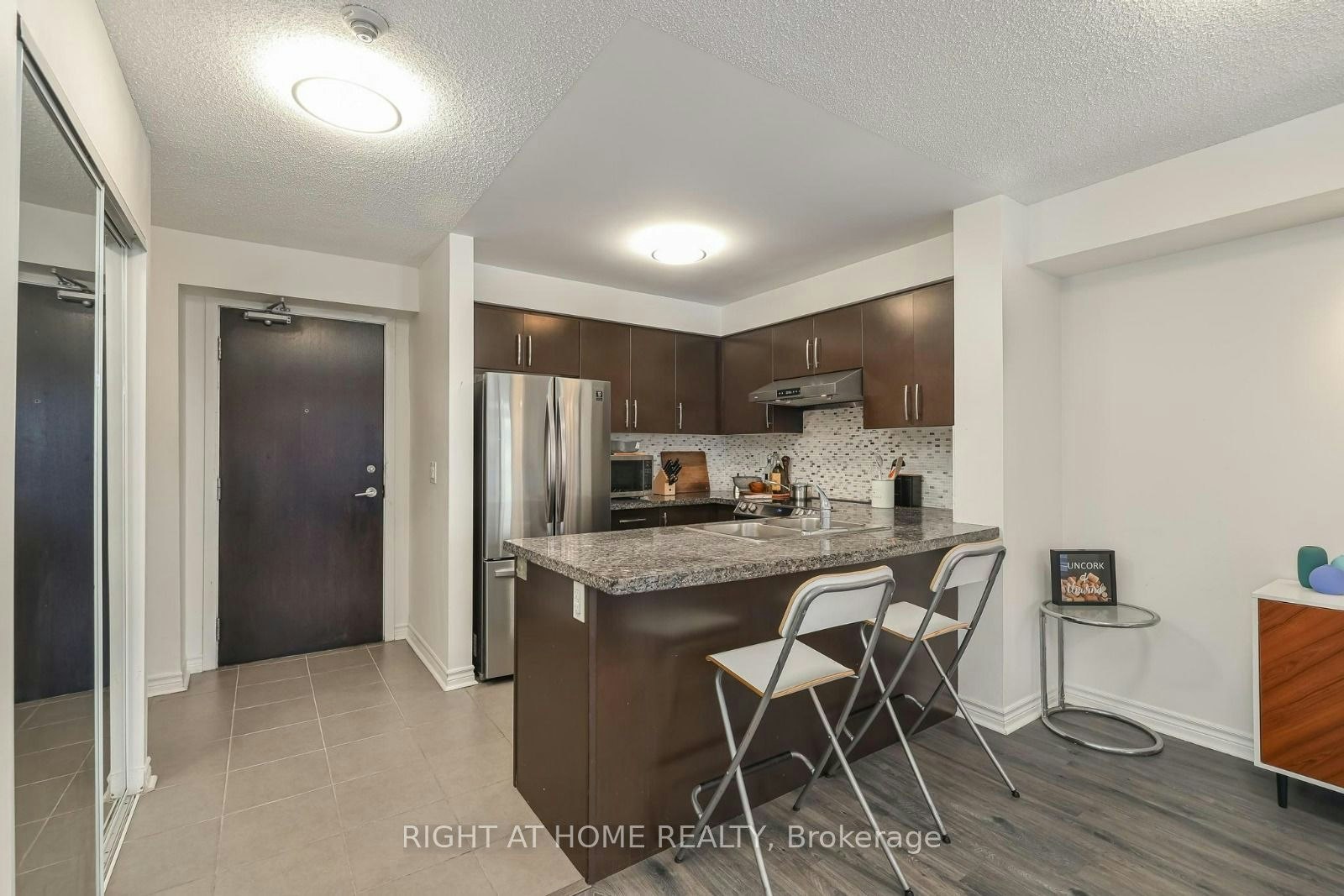 2402-3 Michael Power Place, Toronto, ON, M9A 0A2 - 12