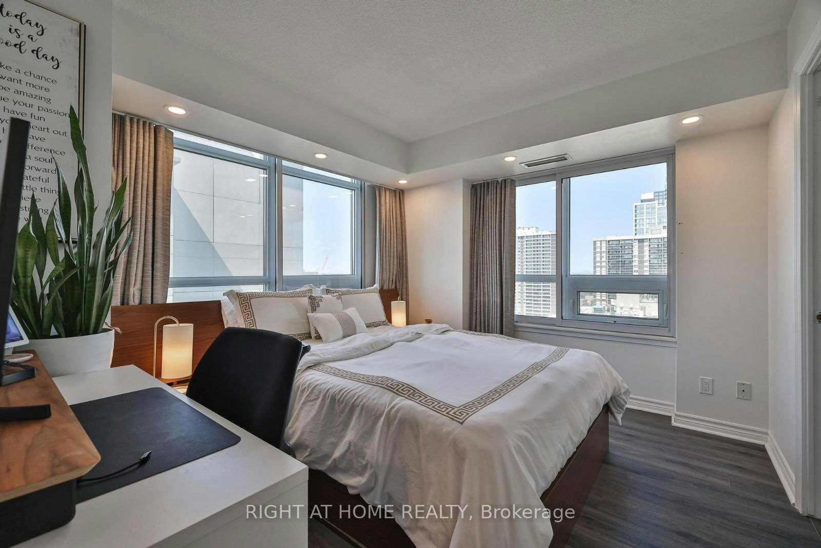 2402-3 Michael Power Place, Toronto, ON, M9A 0A2 - 16
