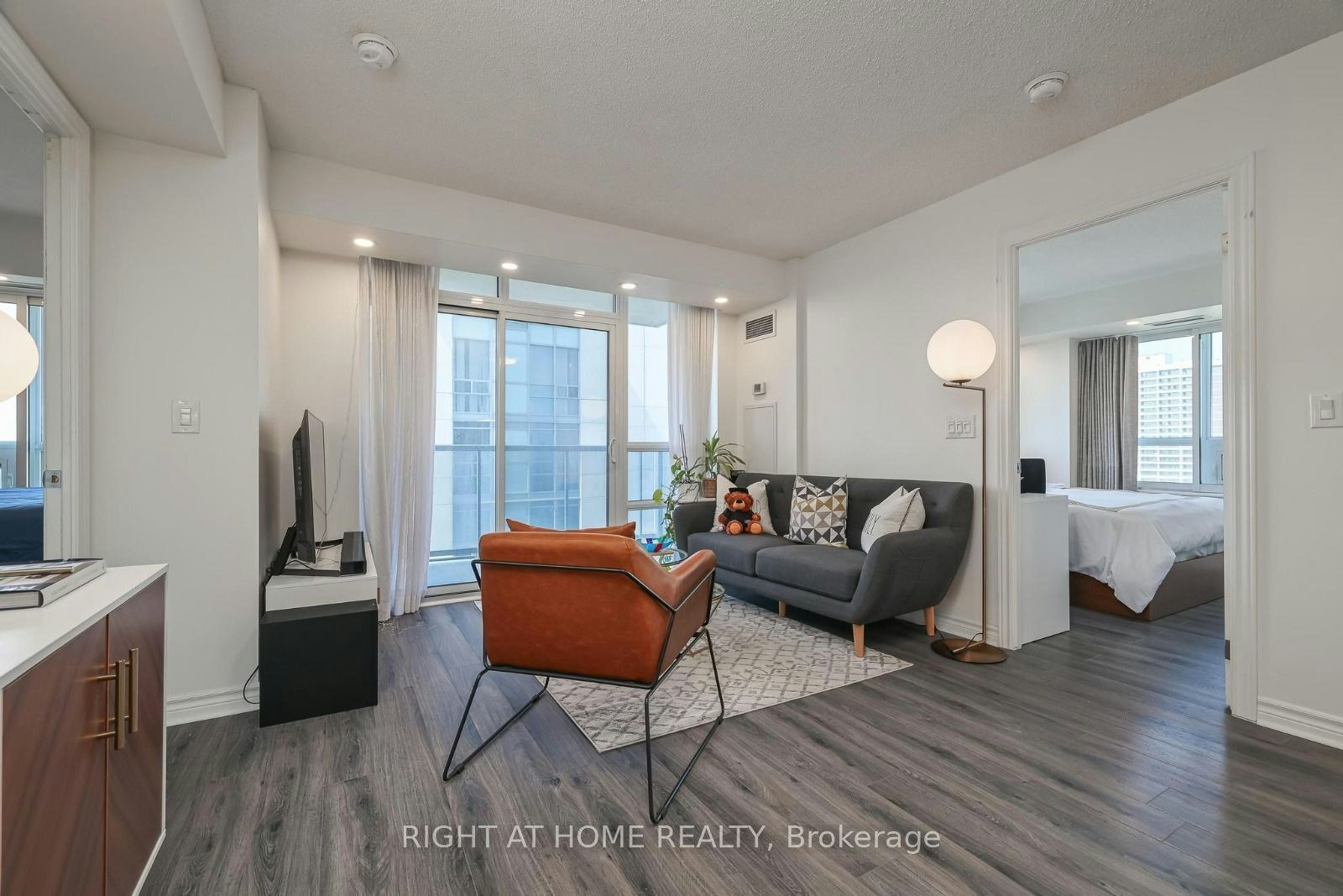 2402-3 Michael Power Place, Toronto, ON, M9A 0A2 - 6