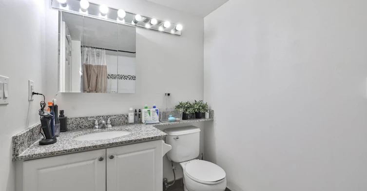 2402-3 Michael Power Place, Toronto, ON, M9A 0A2 - 24