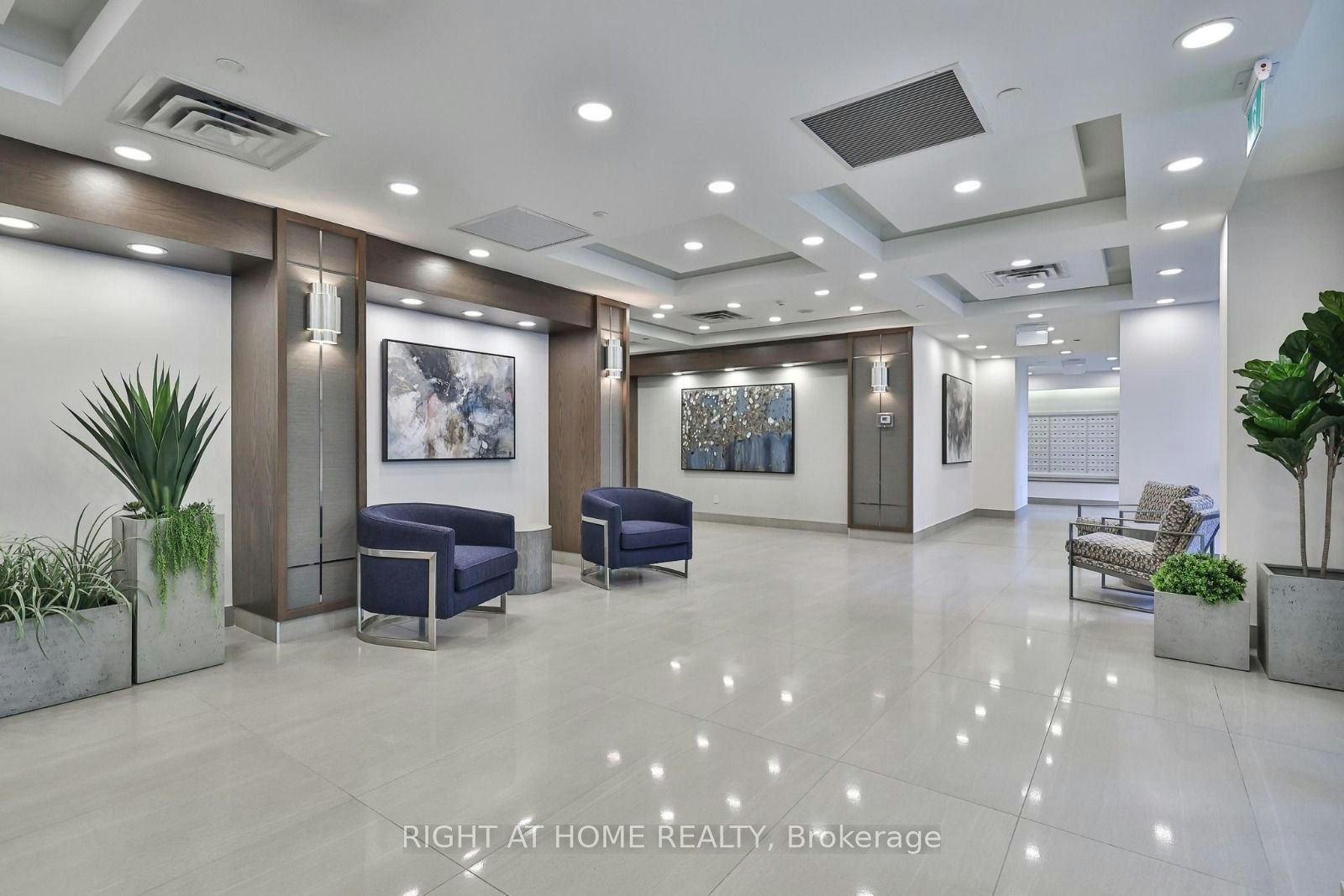 2402-3 Michael Power Place, Toronto, ON, M9A 0A2 - 3