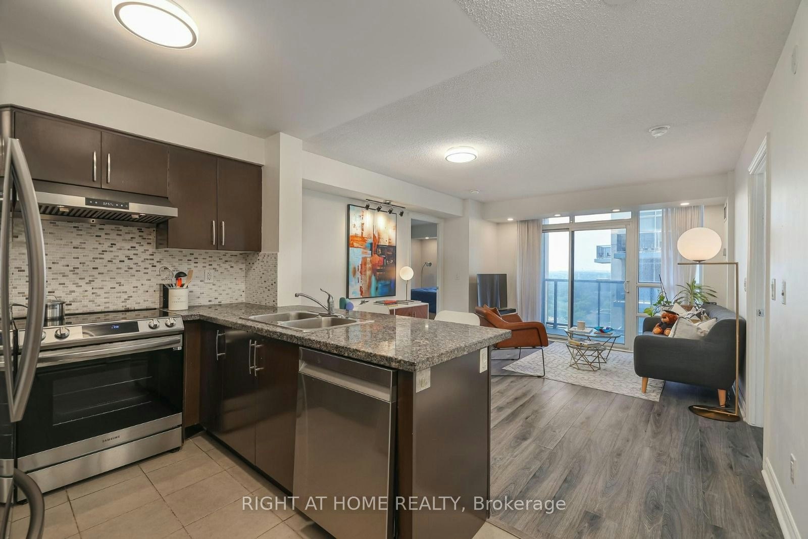 2402-3 Michael Power Place, Toronto, ON, M9A 0A2 - 5