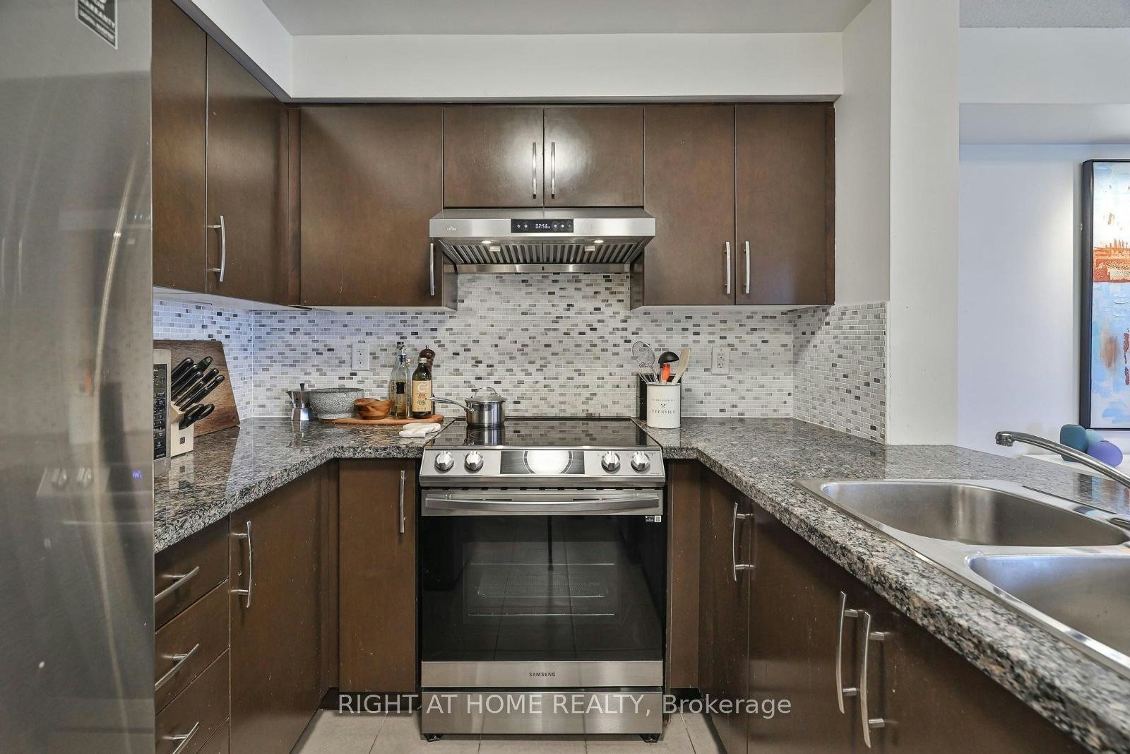 2402-3 Michael Power Place, Toronto, ON, M9A 0A2 - 15