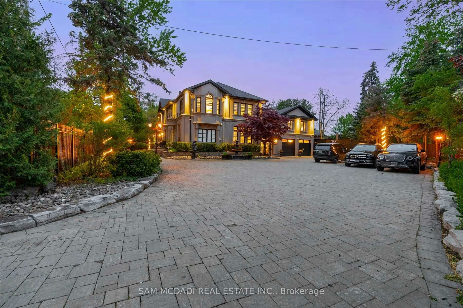 1540 Mississauga Road, Mississauga, ON, L5H 2K1
