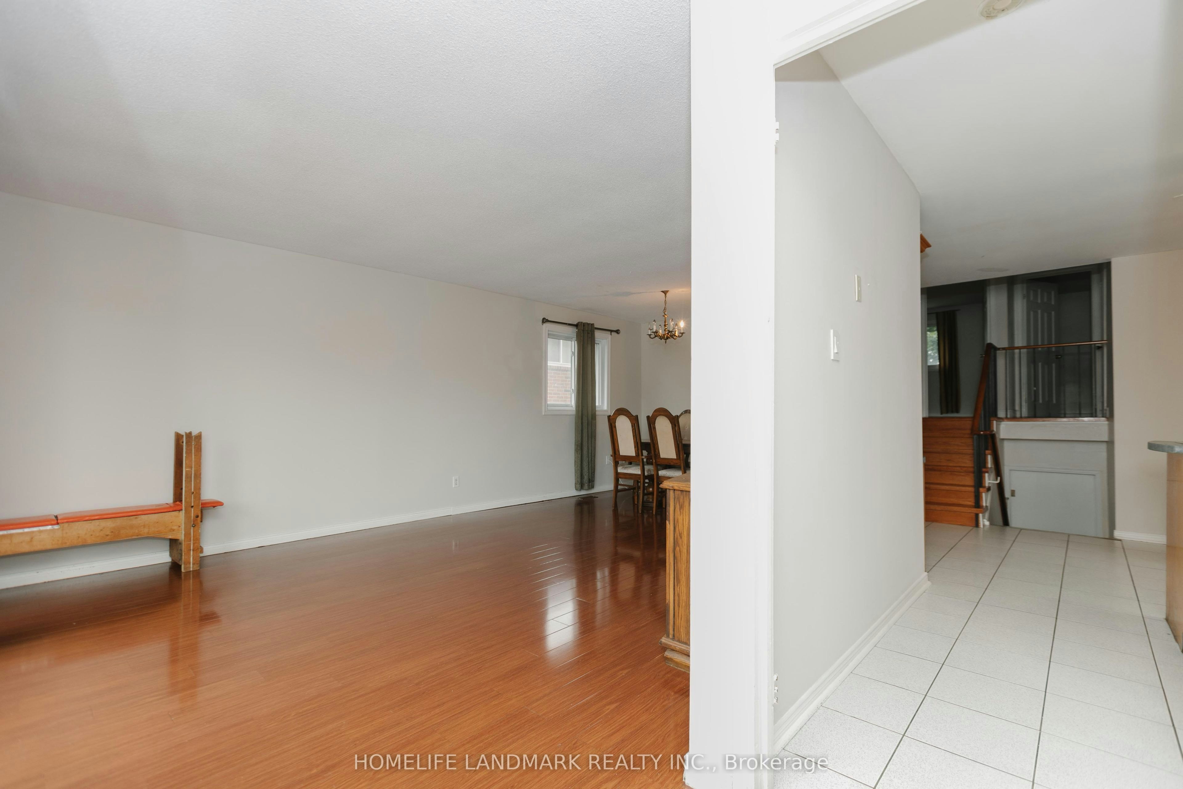 22 Blenheim Drive, Brampton, ON, L6Z 1H9 - 2