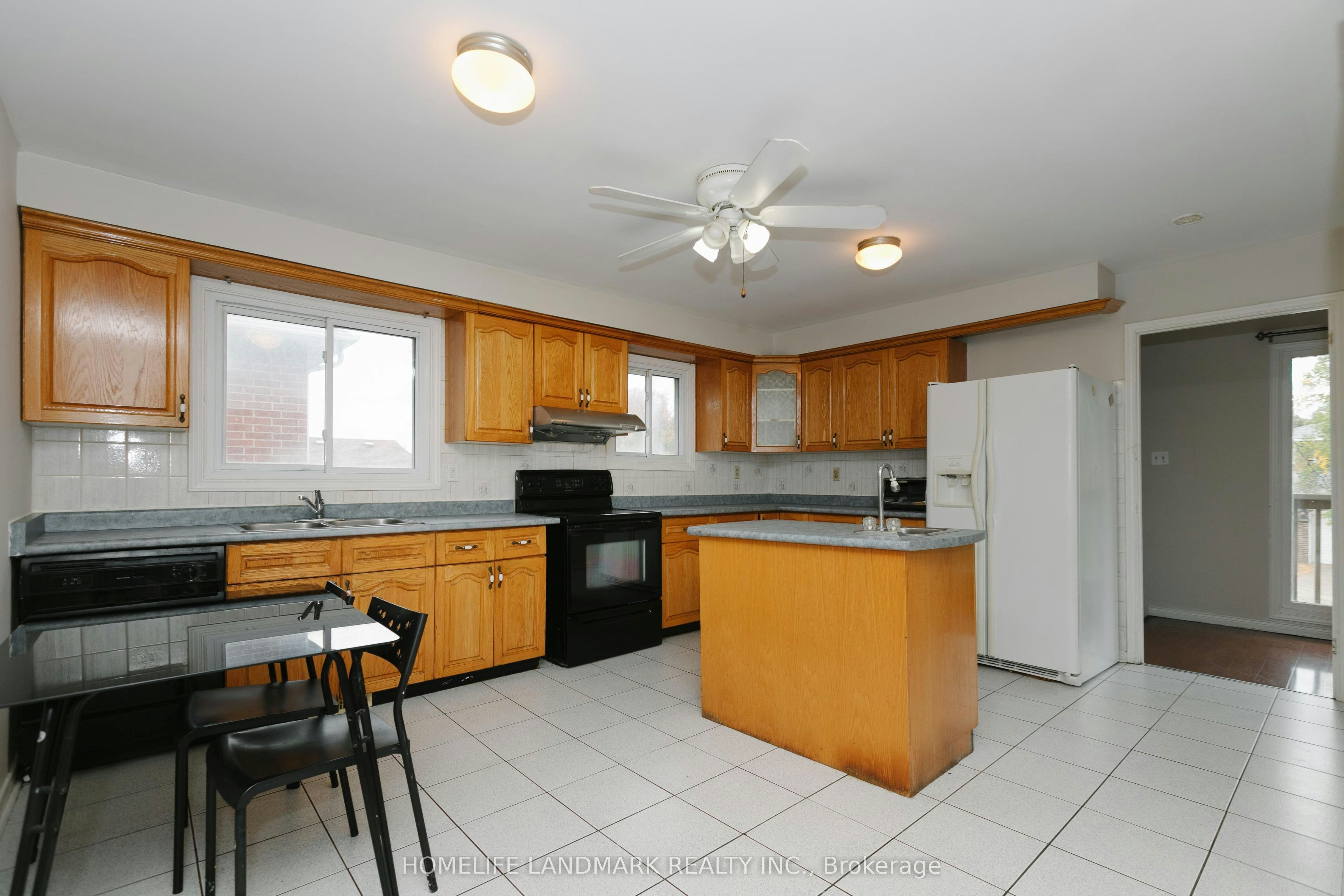 22 Blenheim Drive, Brampton, ON, L6Z 1H9 - 7