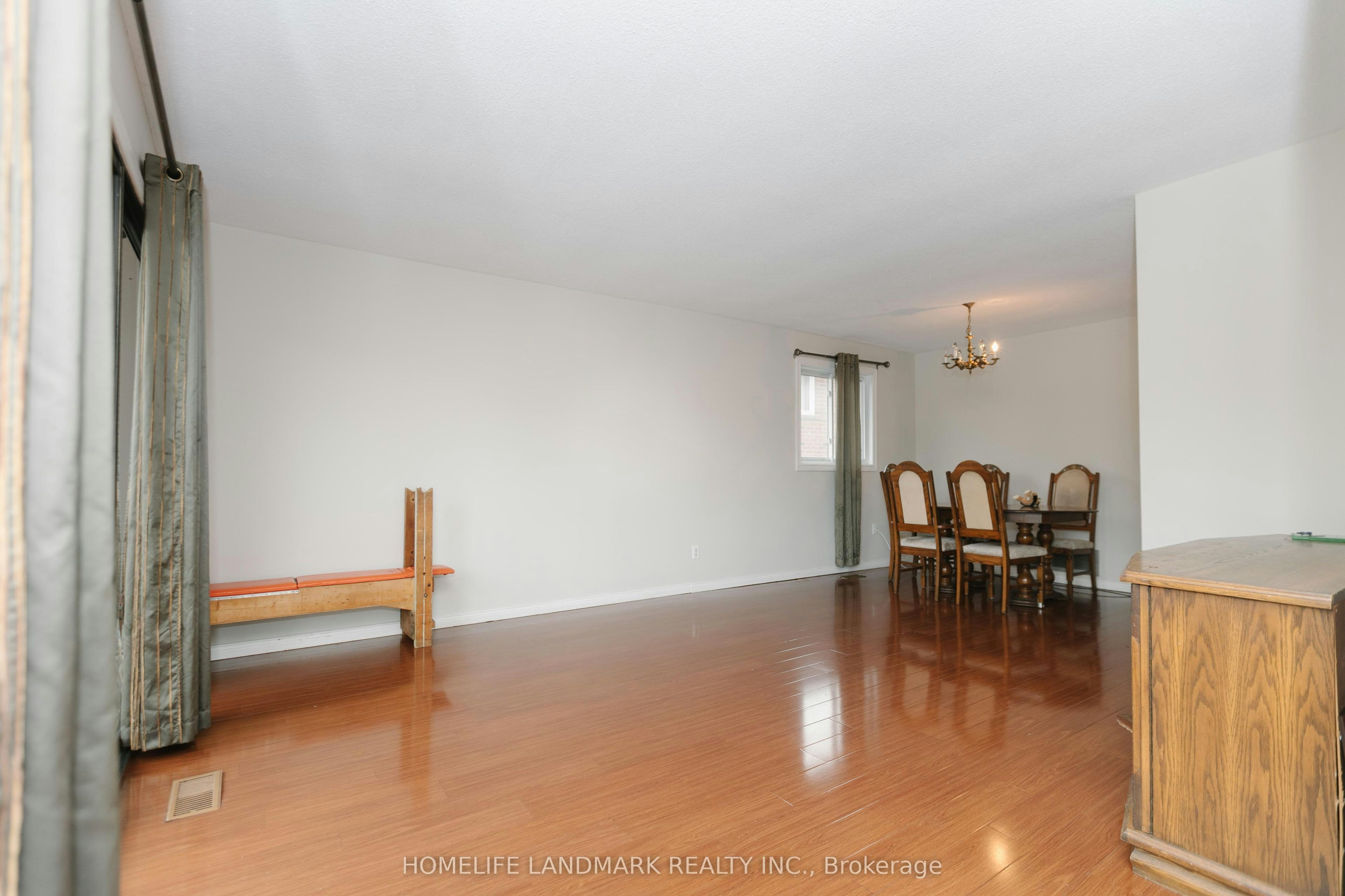 22 Blenheim Drive, Brampton, ON, L6Z 1H9 - 3