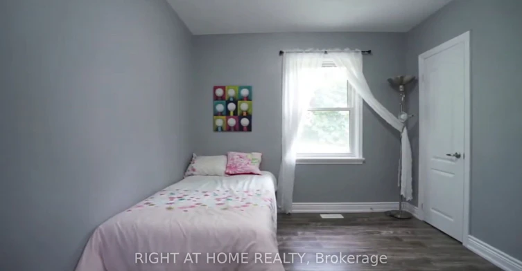 15 Elizabeth Street, Halton Hills, ON, L7G 2R1 - 9