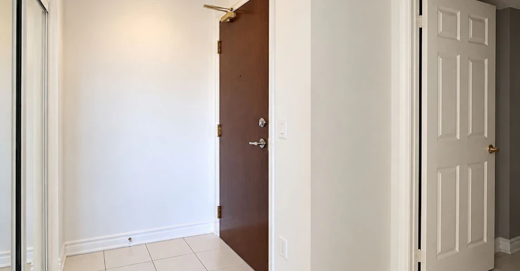 1007-5 Michael Power Place, Toronto, ON, M9A 0A3 - 4