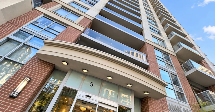 1007-5 Michael Power Place, Toronto, ON, M9A 0A3