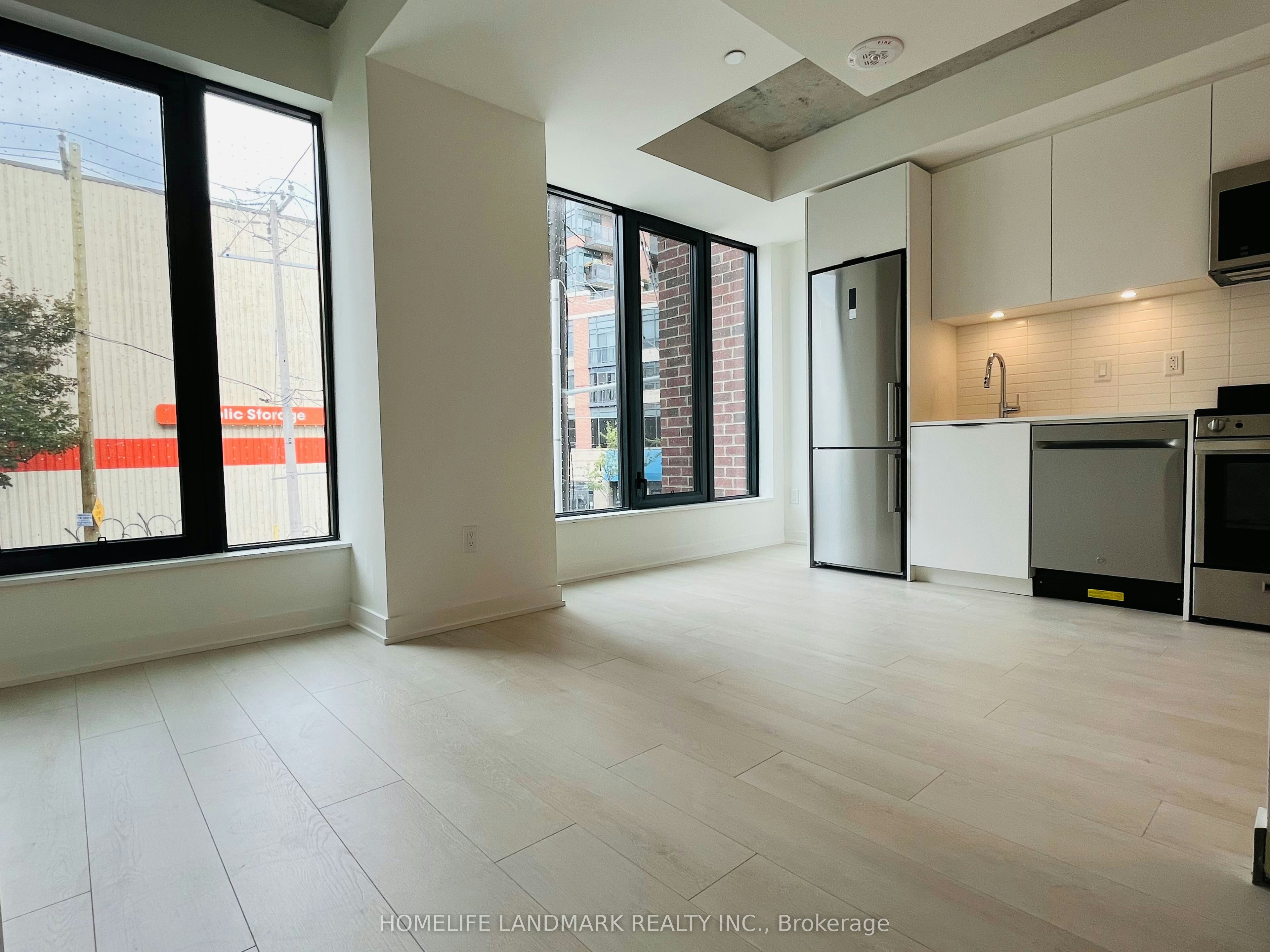 2 floor-1 Vine Avenue, Toronto, ON, M6P 0C8 - 4