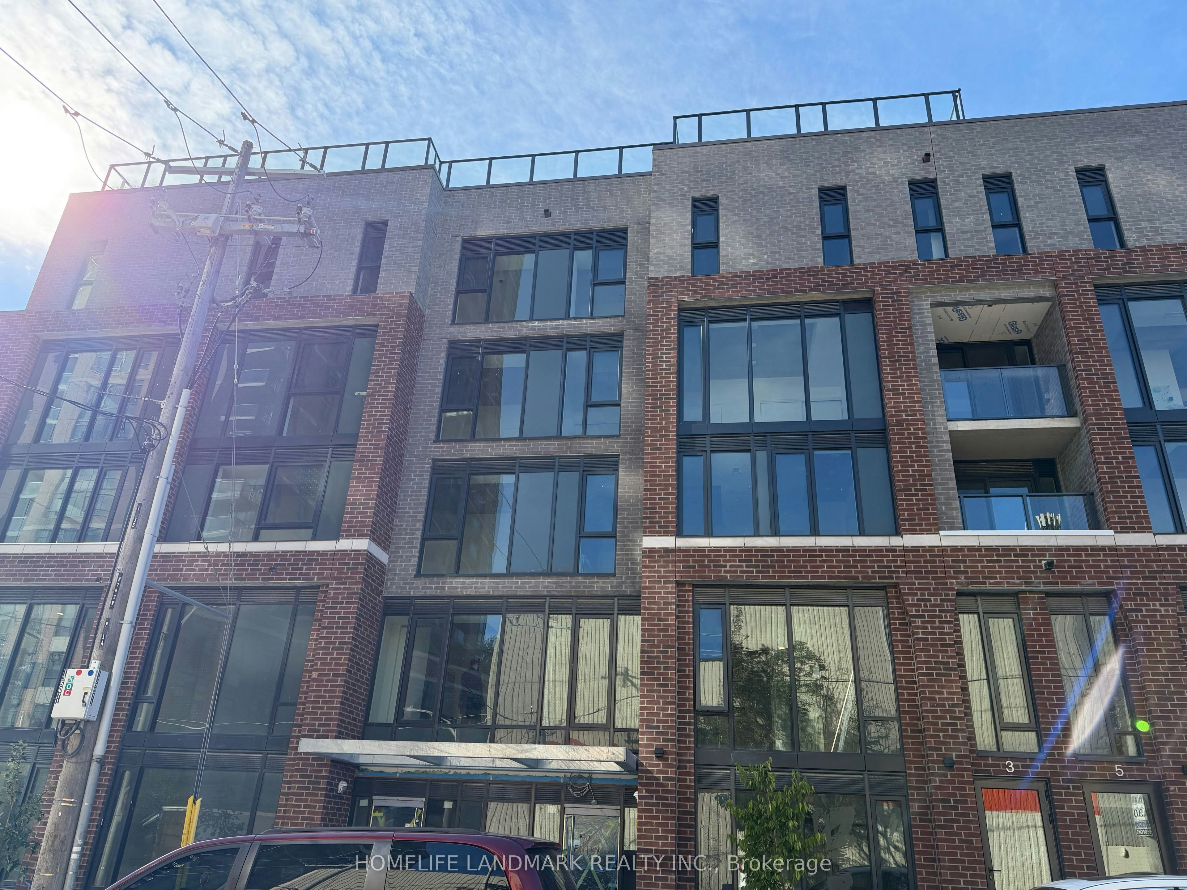 2 floor-1 Vine Avenue, Toronto, ON, M6P 0C8