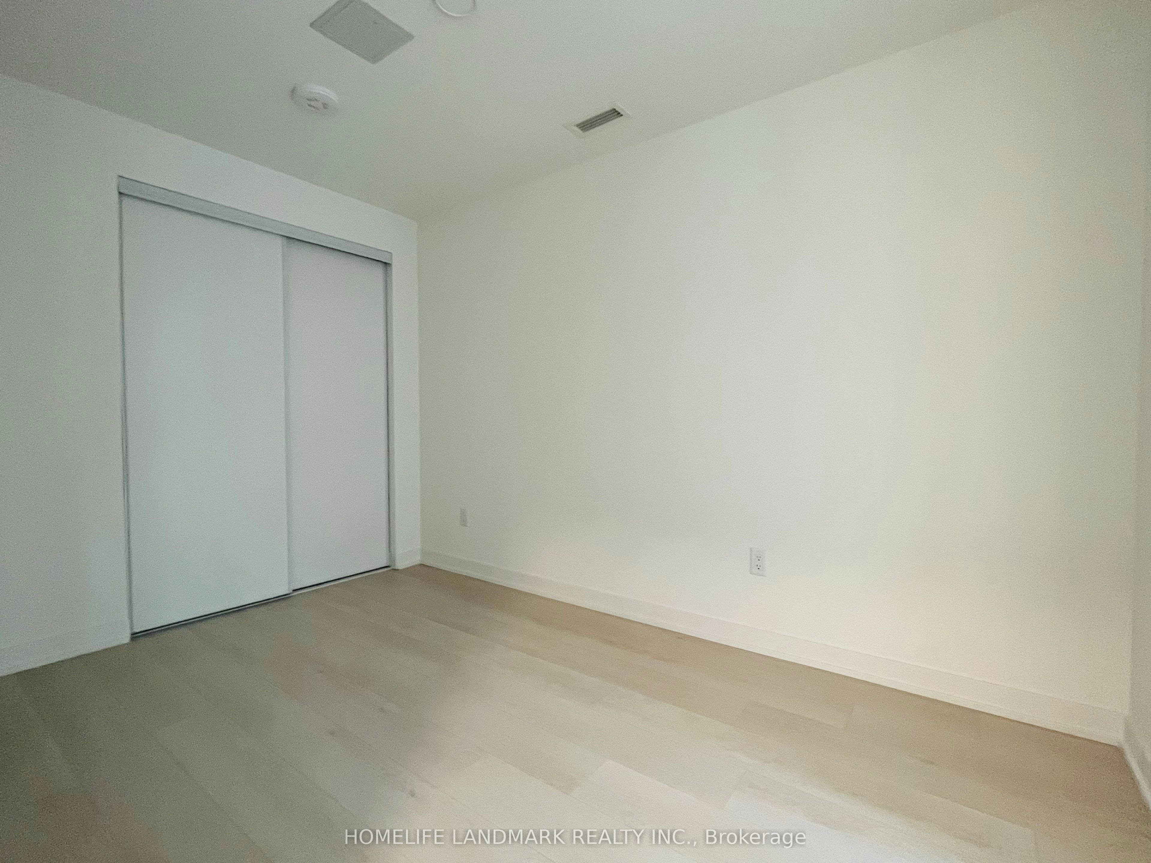 2 floor-1 Vine Avenue, Toronto, ON, M6P 0C8 - 6