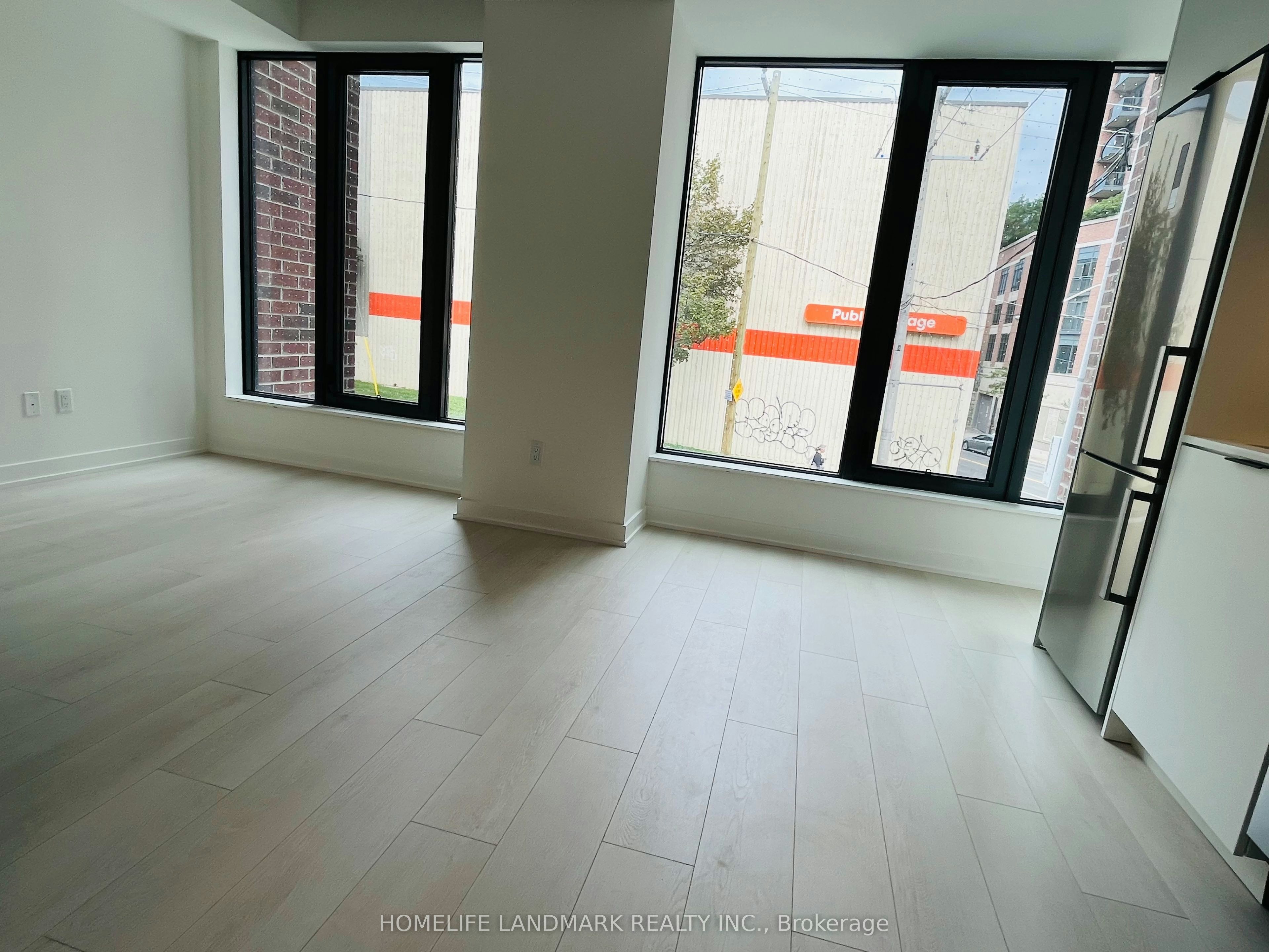 2 floor-1 Vine Avenue, Toronto, ON, M6P 0C8 - 5