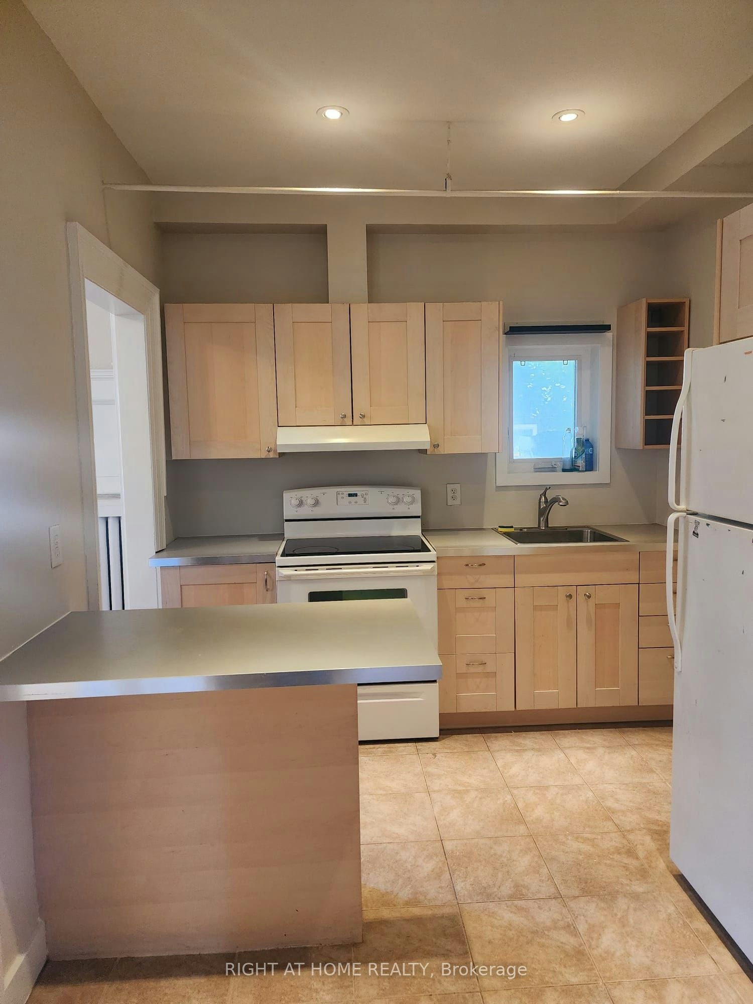 unit 2-32 High Park Boulevard N, Toronto, ON, M6R 1M7 - 5