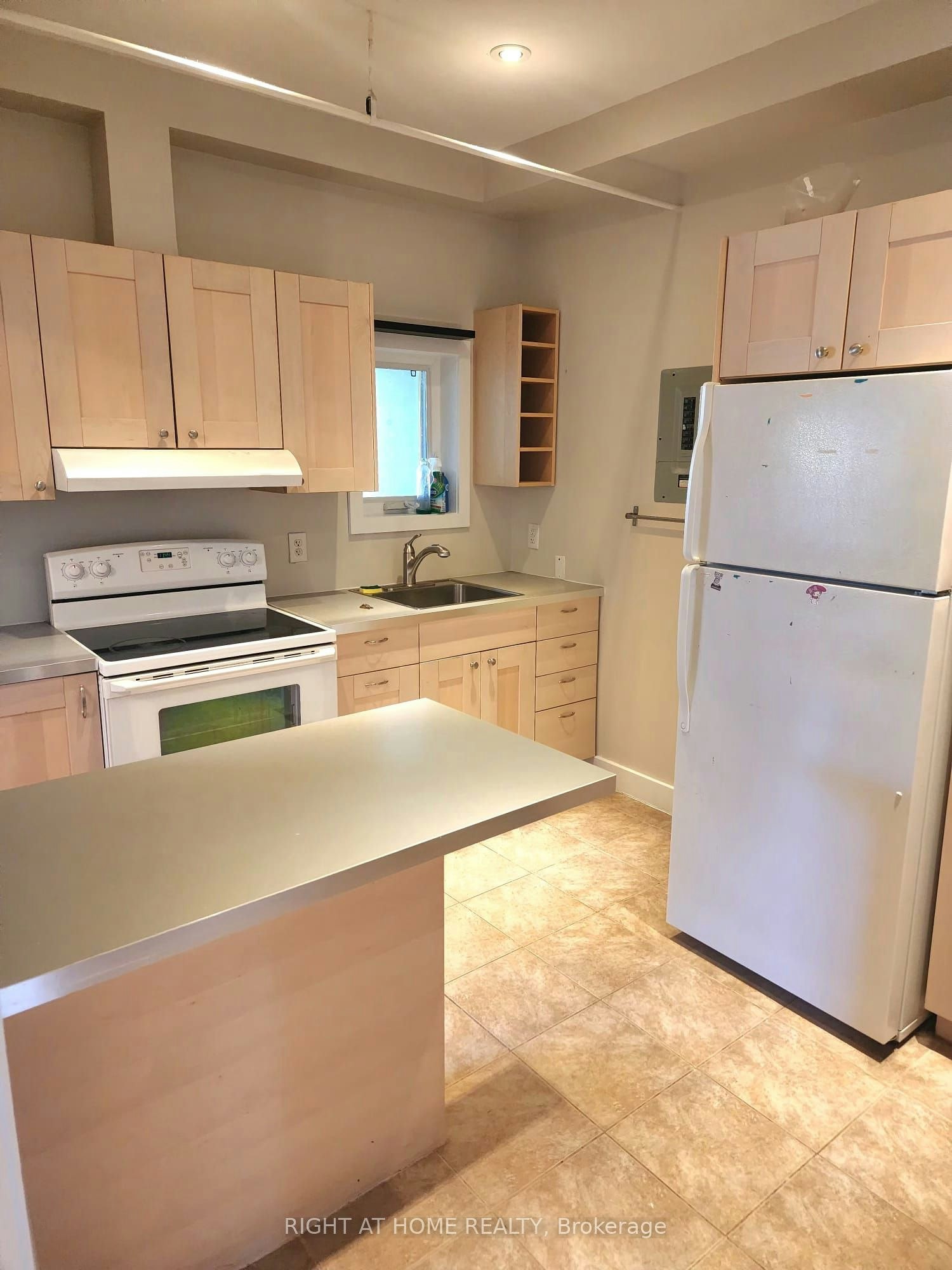 unit 2-32 High Park Boulevard N, Toronto, ON, M6R 1M7 - 3