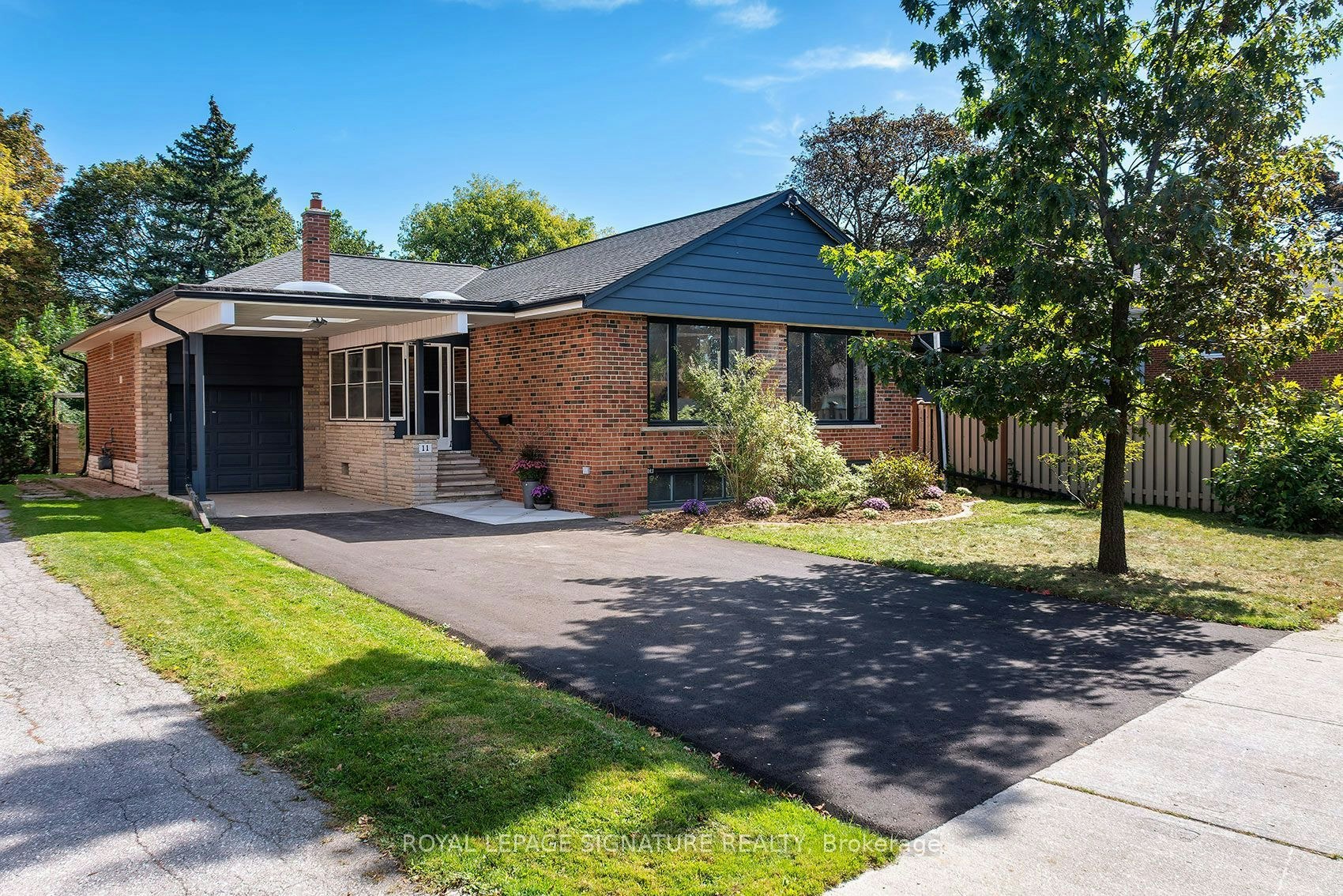 11 Koos Road, Toronto, ON, M9C 1W4