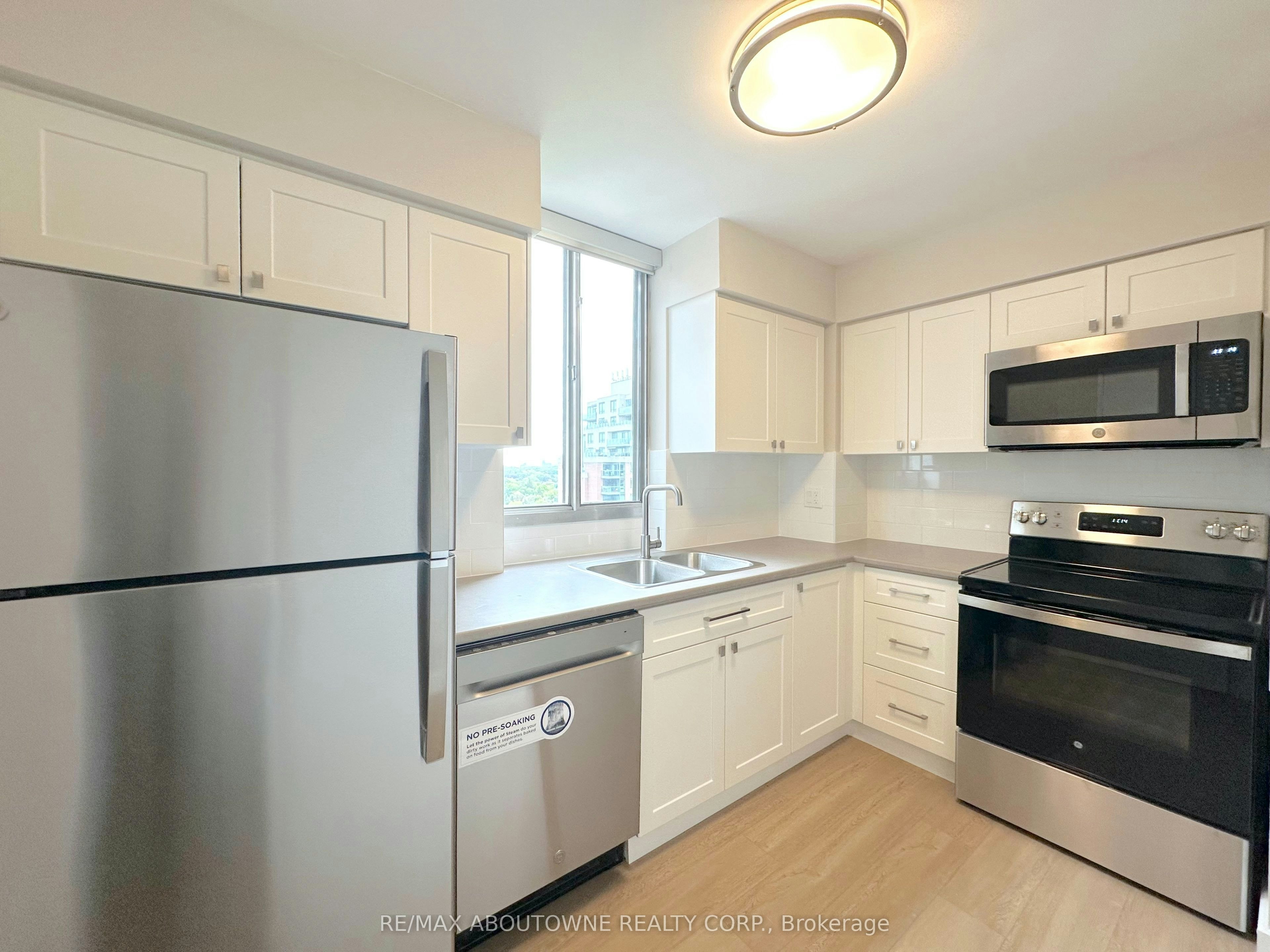 1101-165 La Rose Avenue, Toronto, ON, M9P 3S9 - 3
